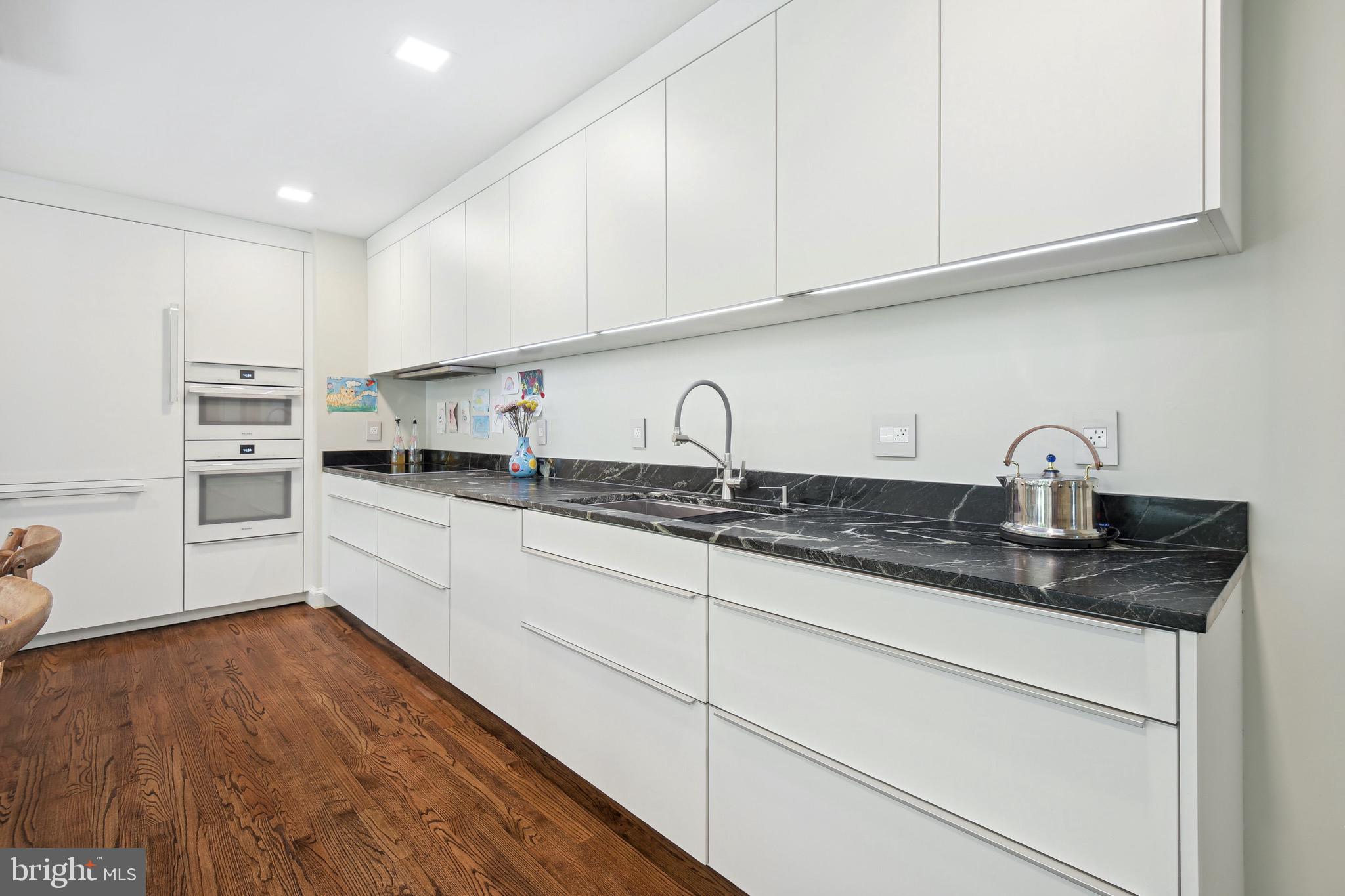 BURNING TREE VIEW - Residential