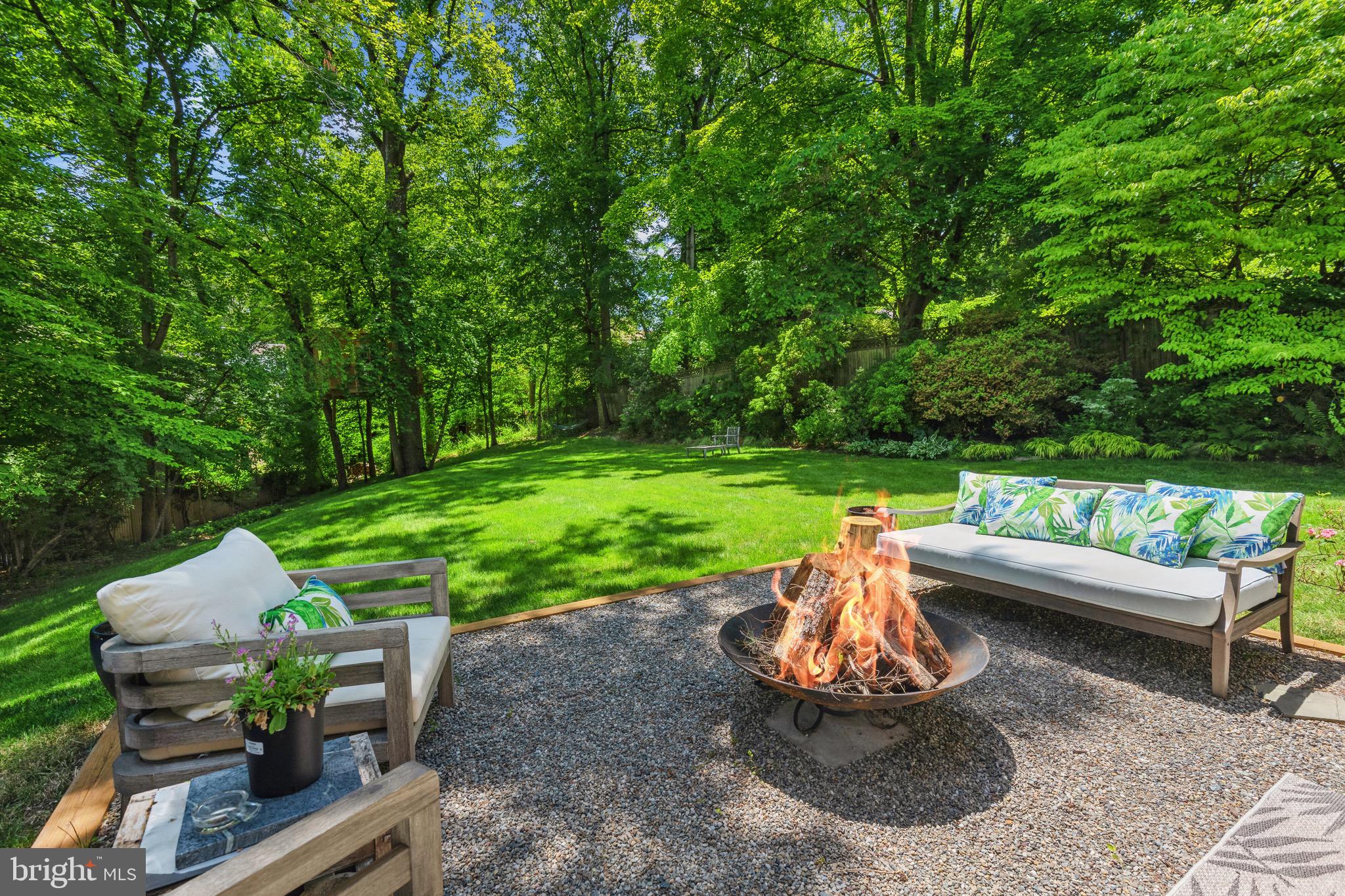 BURNING TREE VIEW - Residential