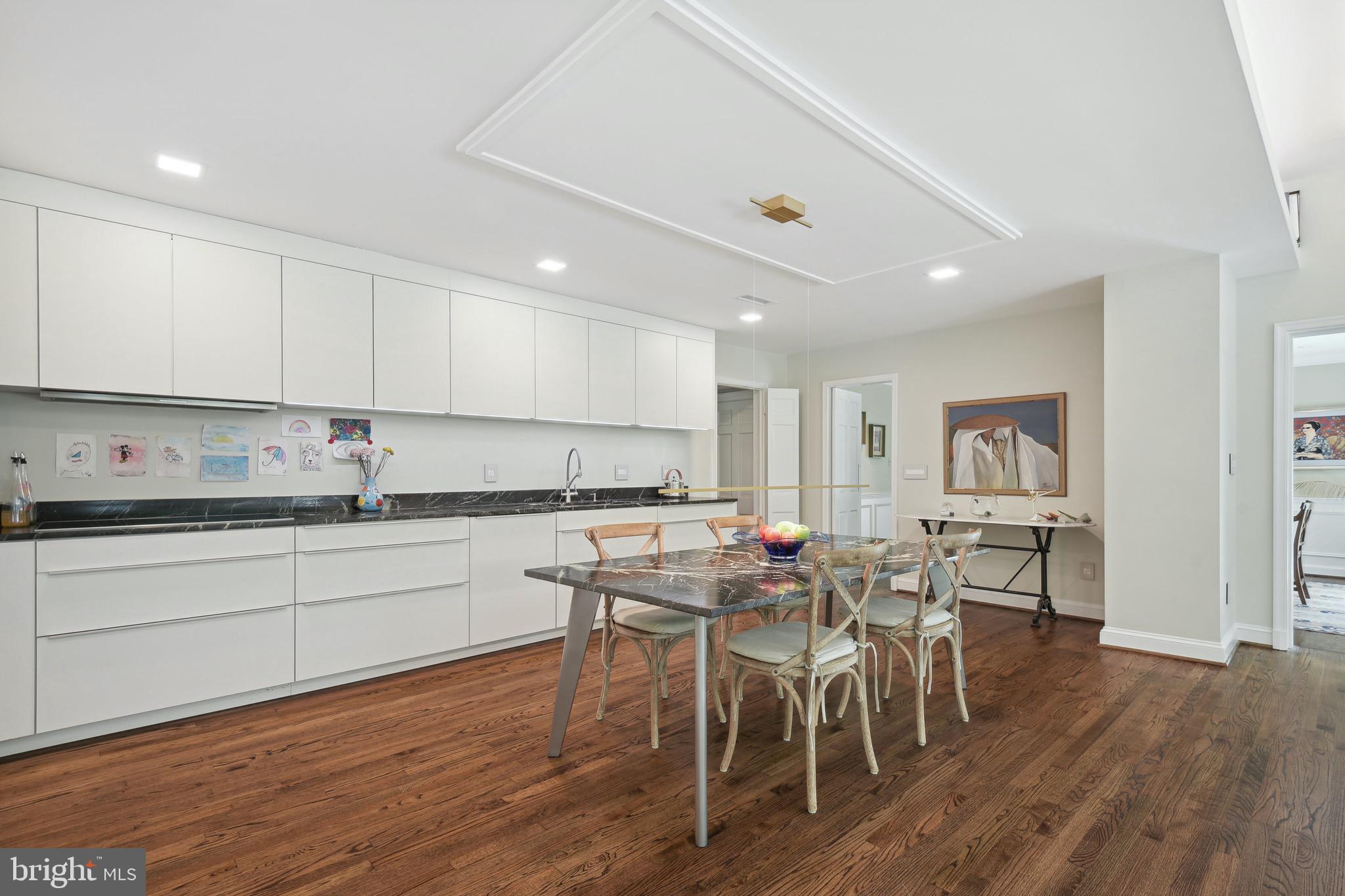 BURNING TREE VIEW - Residential