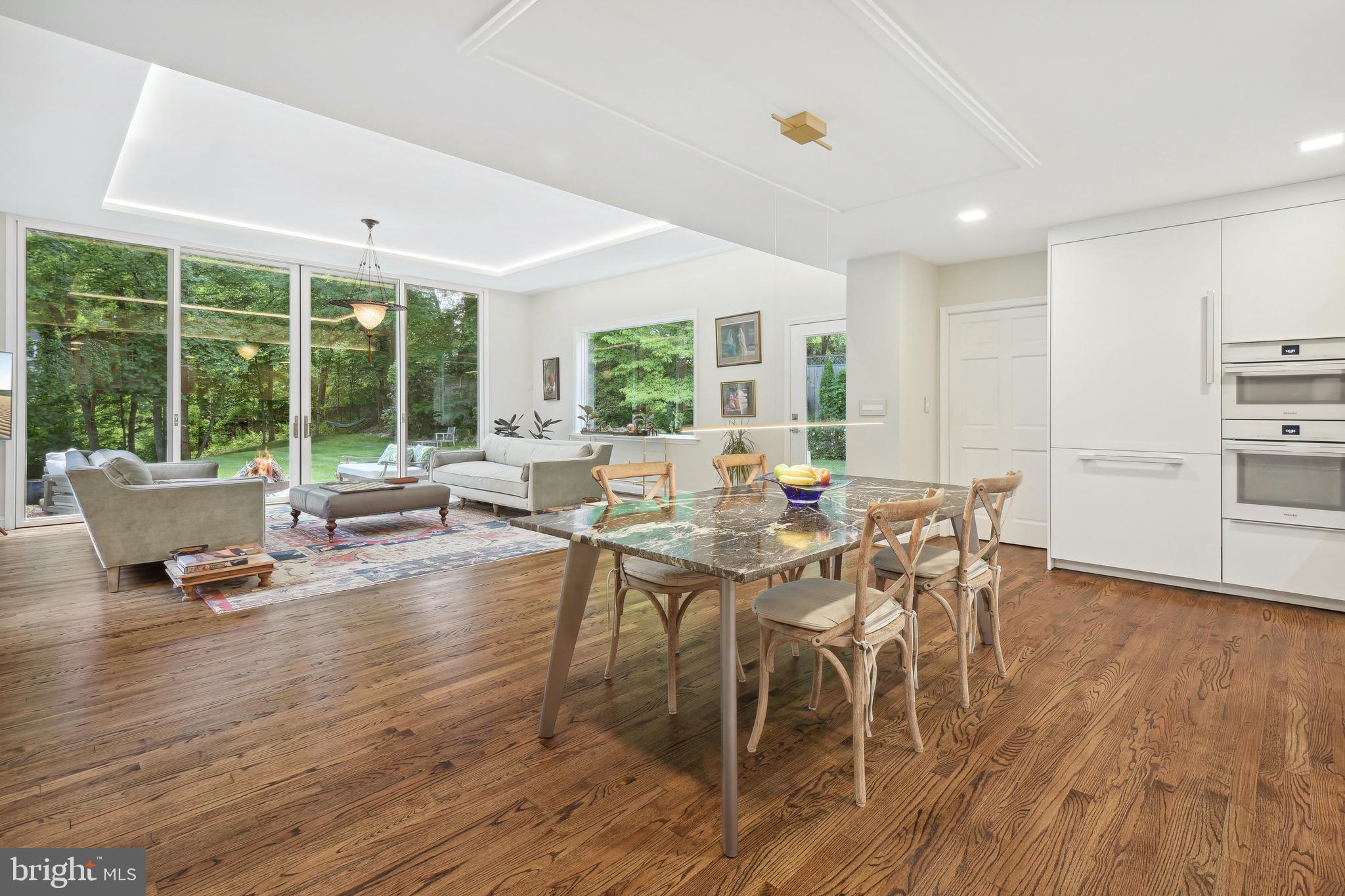 BURNING TREE VIEW - Residential