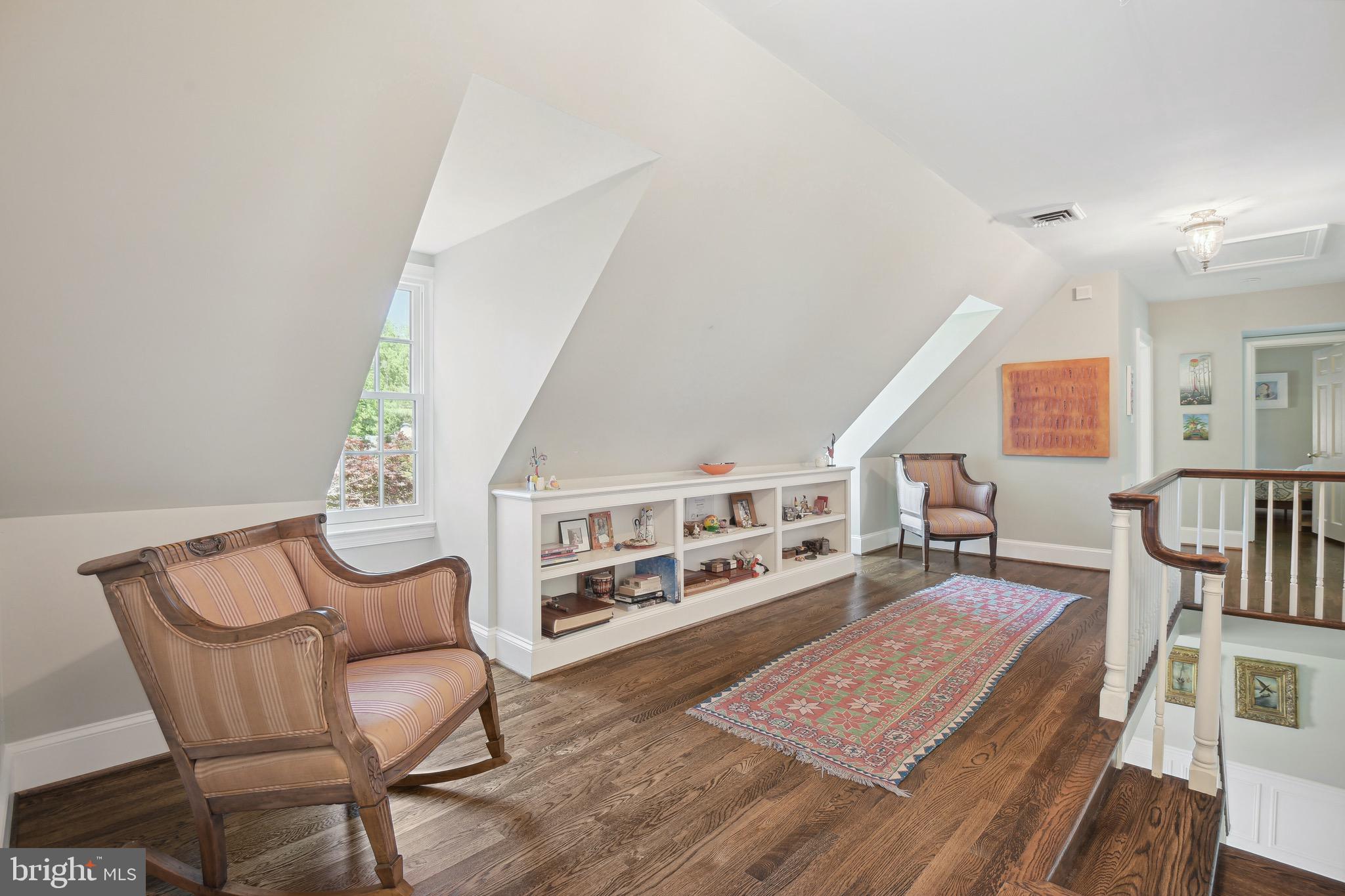 BURNING TREE VIEW - Residential