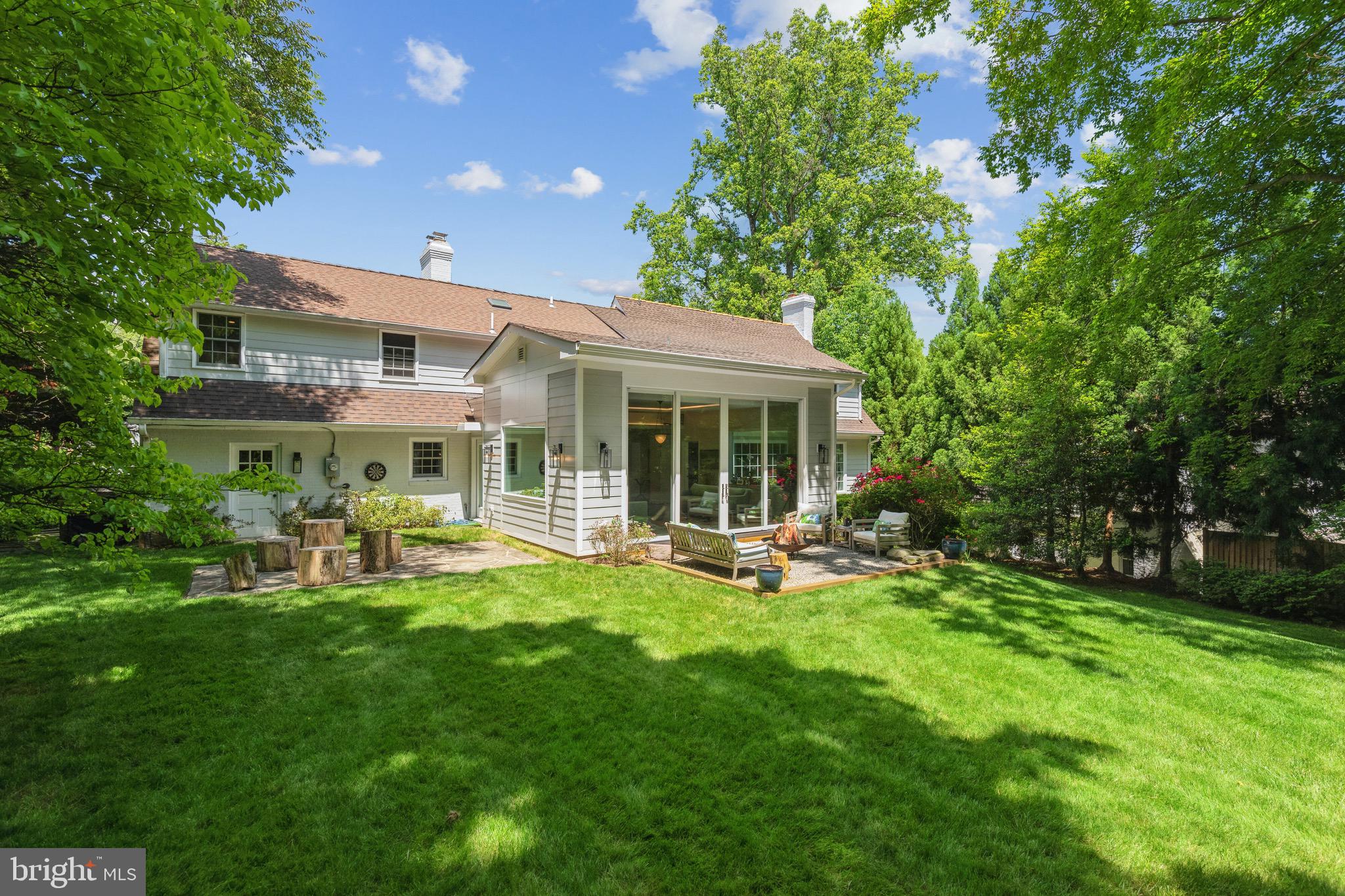 BURNING TREE VIEW - Residential
