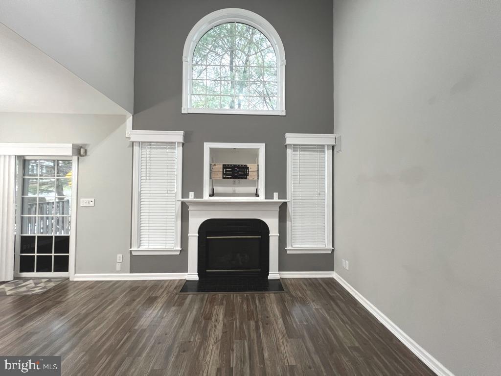 DALLAM PLACE - Residential Lease