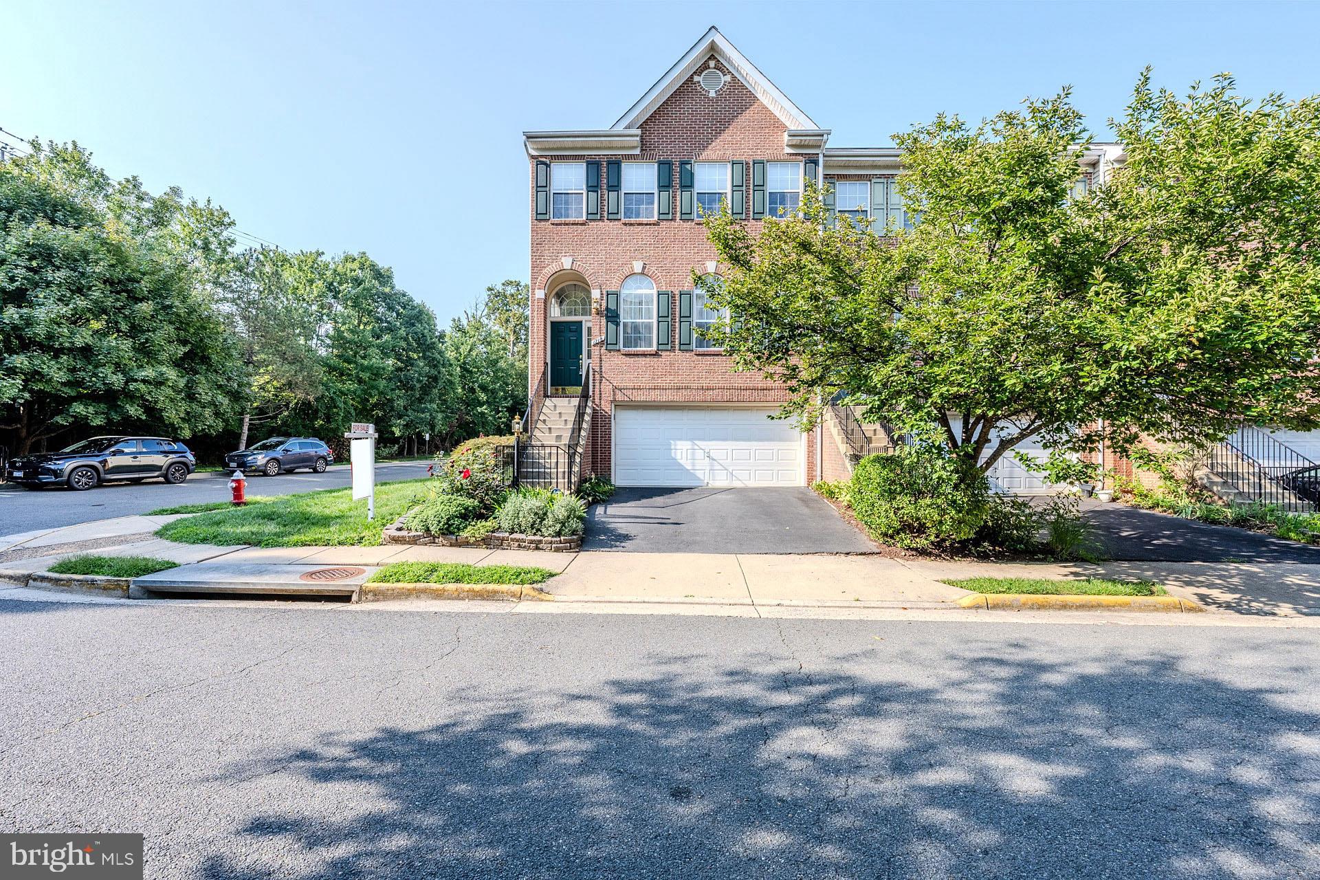 1718 STUART POINTE LANE