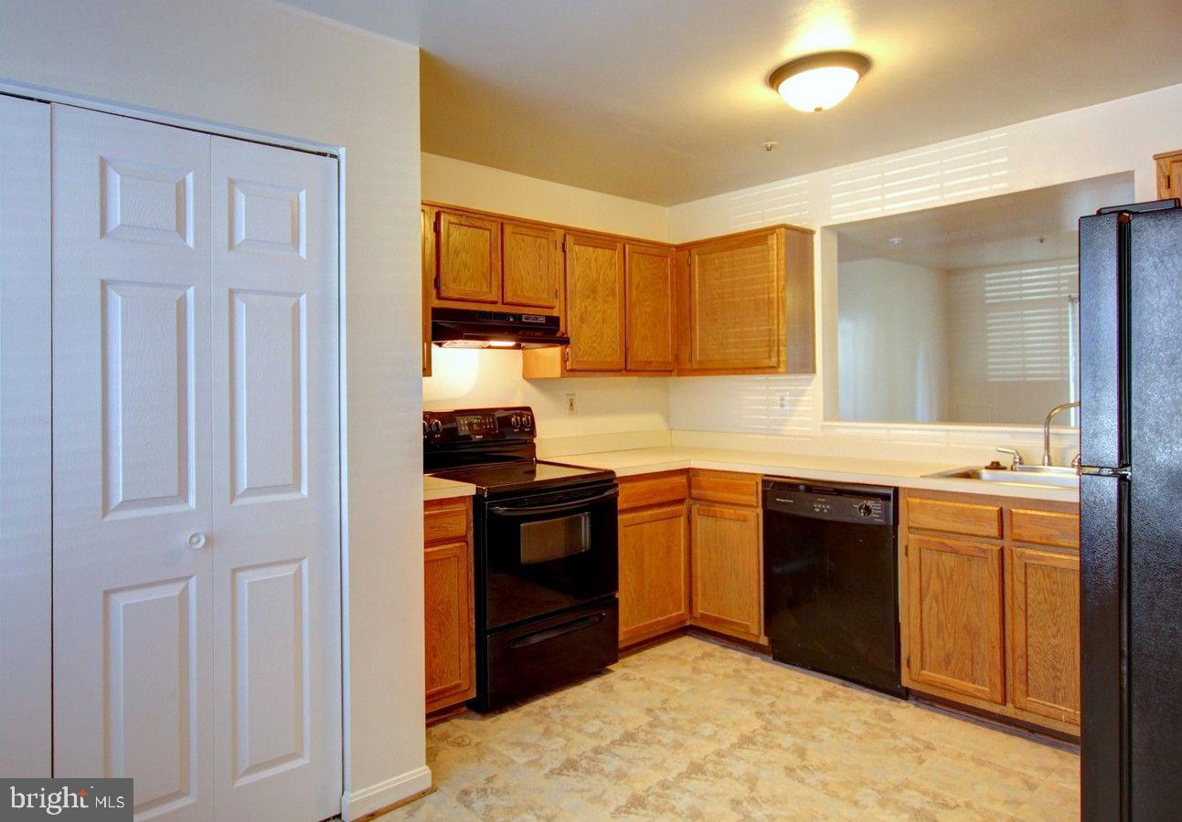 525 RED COAT PLACE 1021