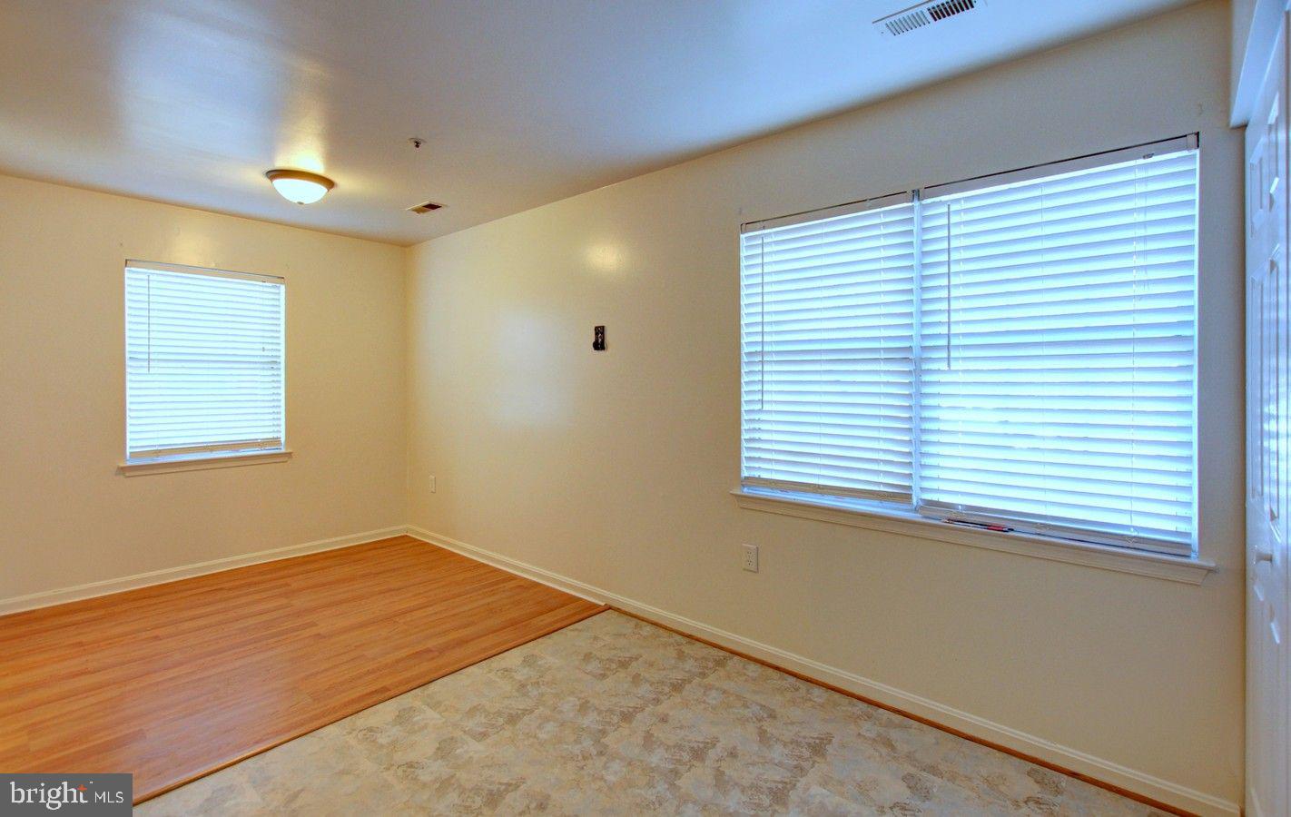 525 RED COAT PLACE 1021