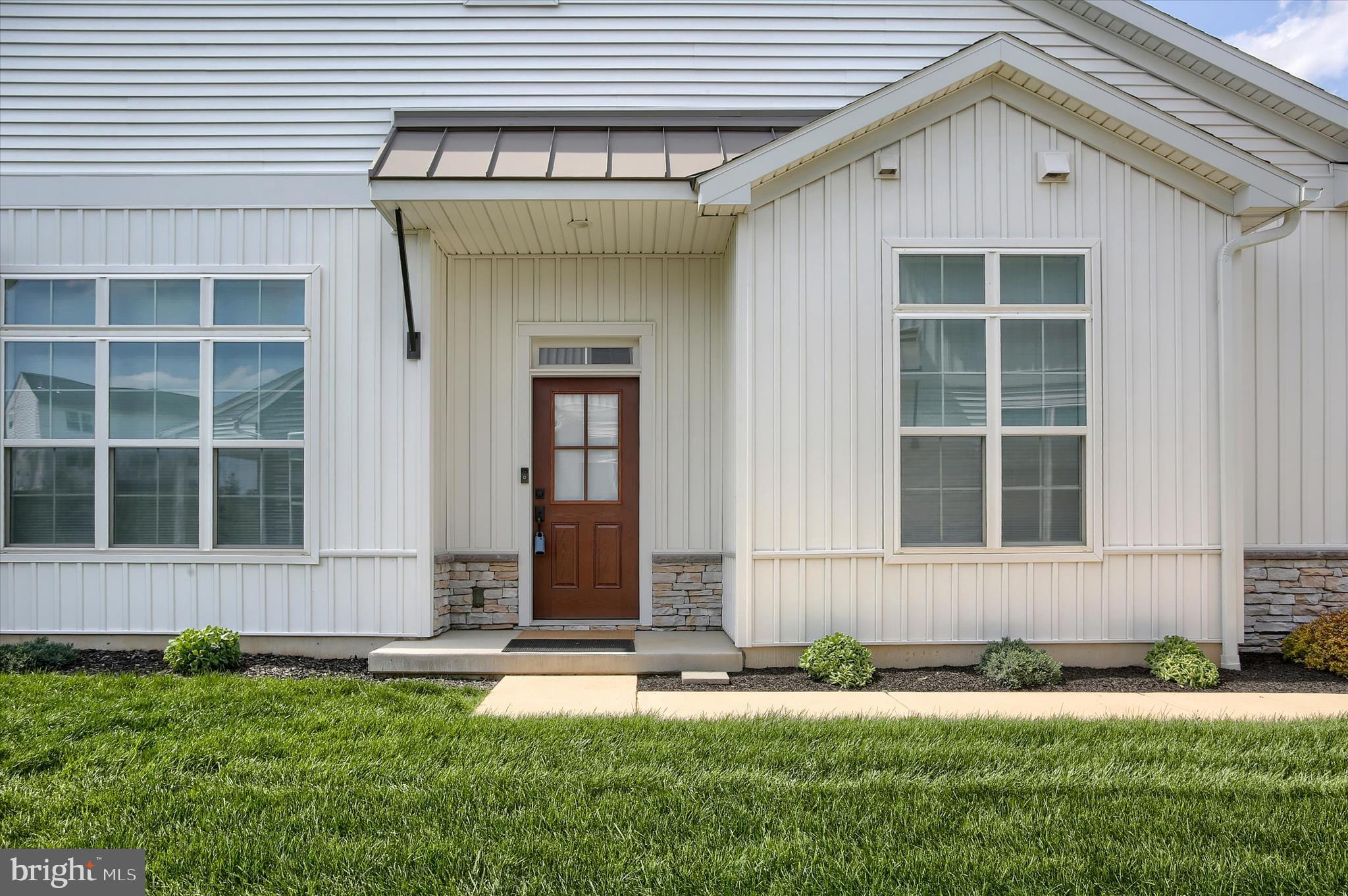 736 AURORA DRIVE
