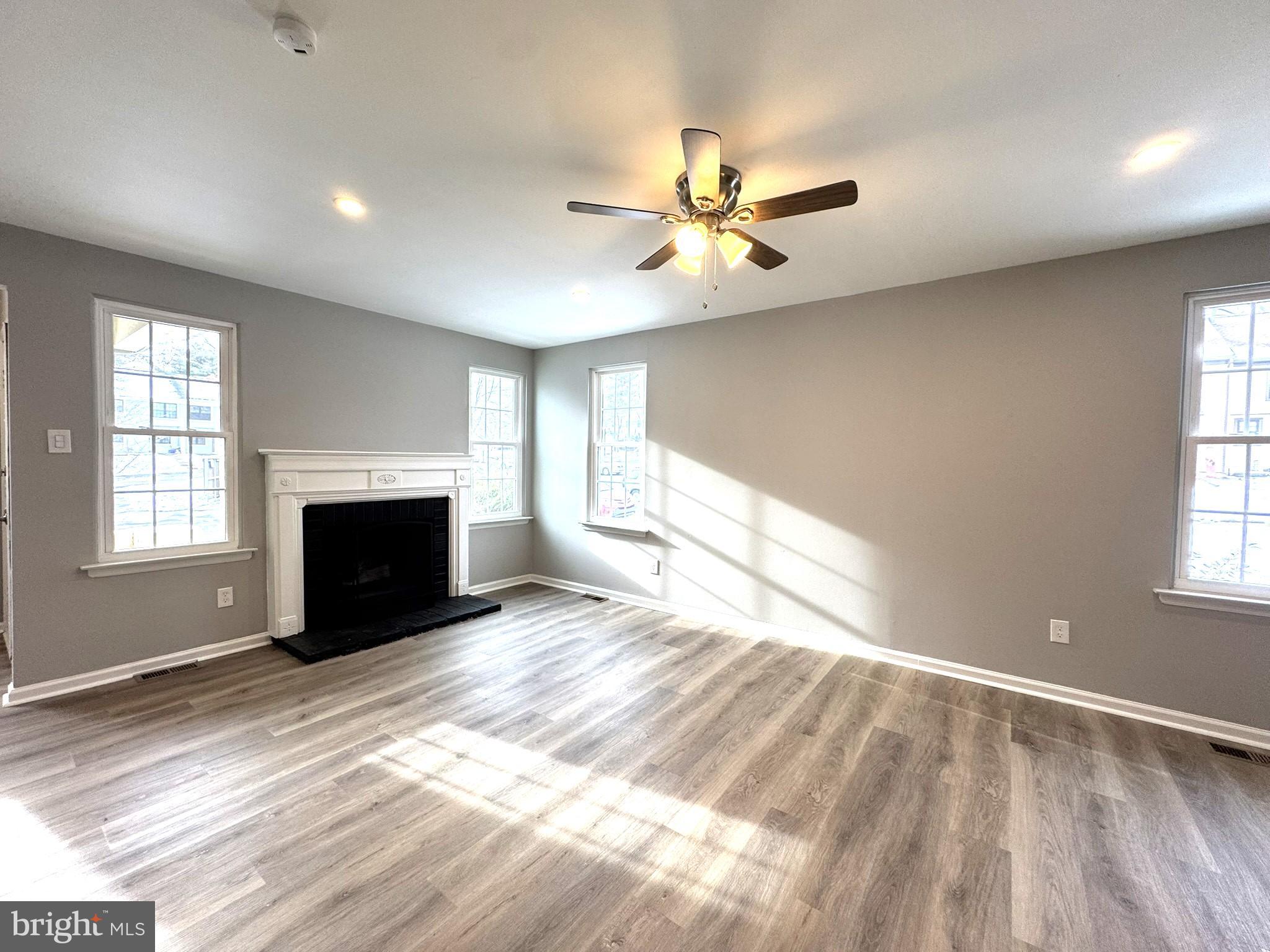 MONTGOMERY GLEN - Residential