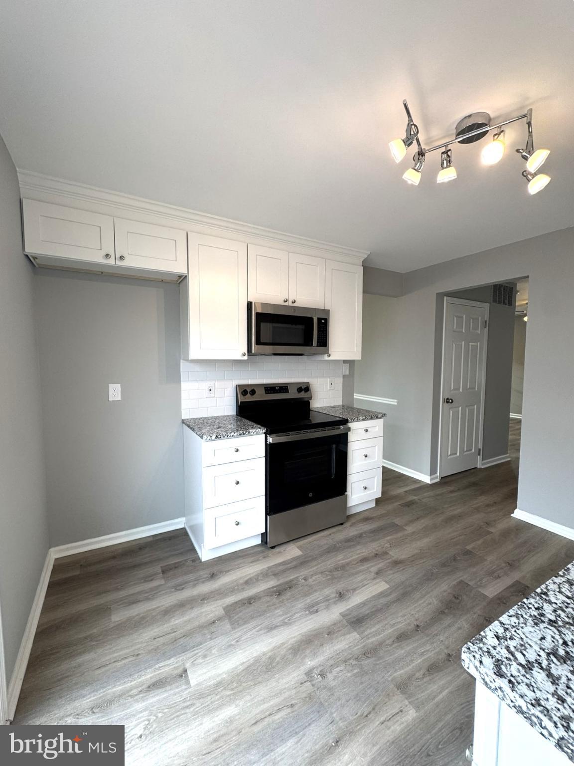 MONTGOMERY GLEN - Residential