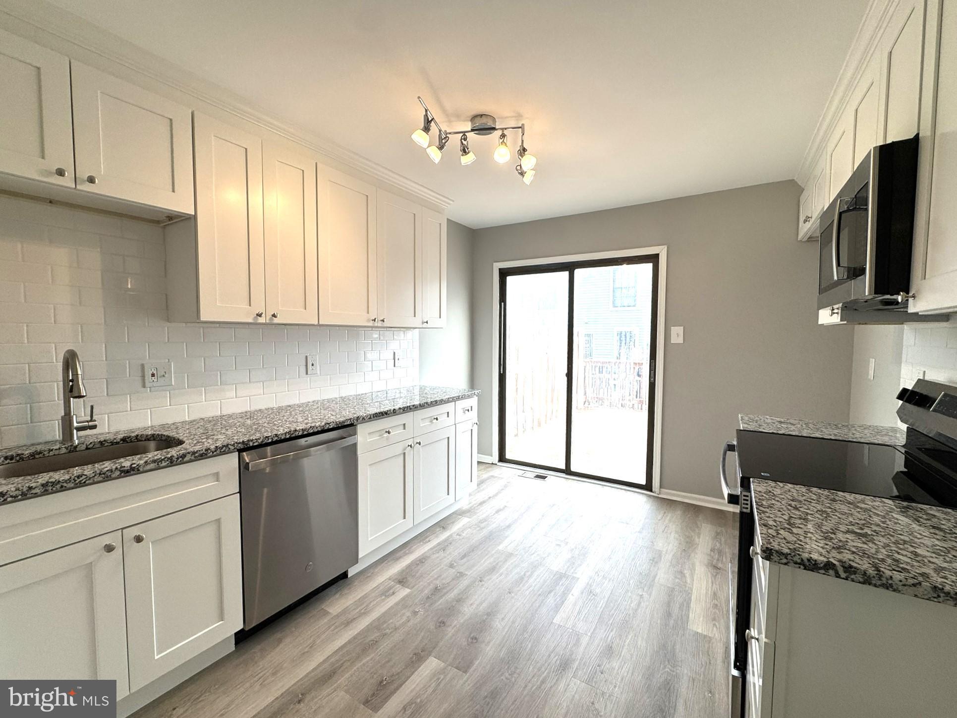 MONTGOMERY GLEN - Residential