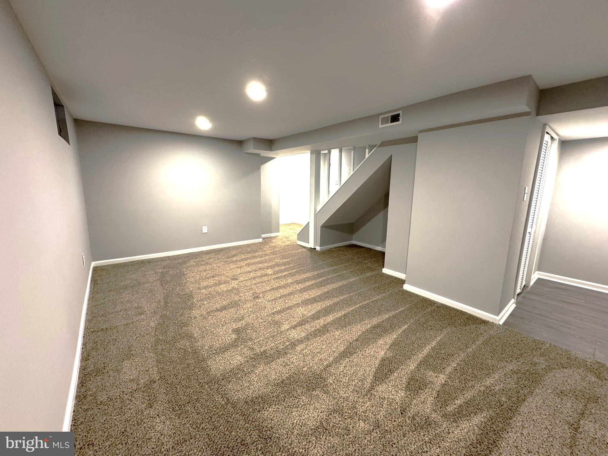 MONTGOMERY GLEN - Residential