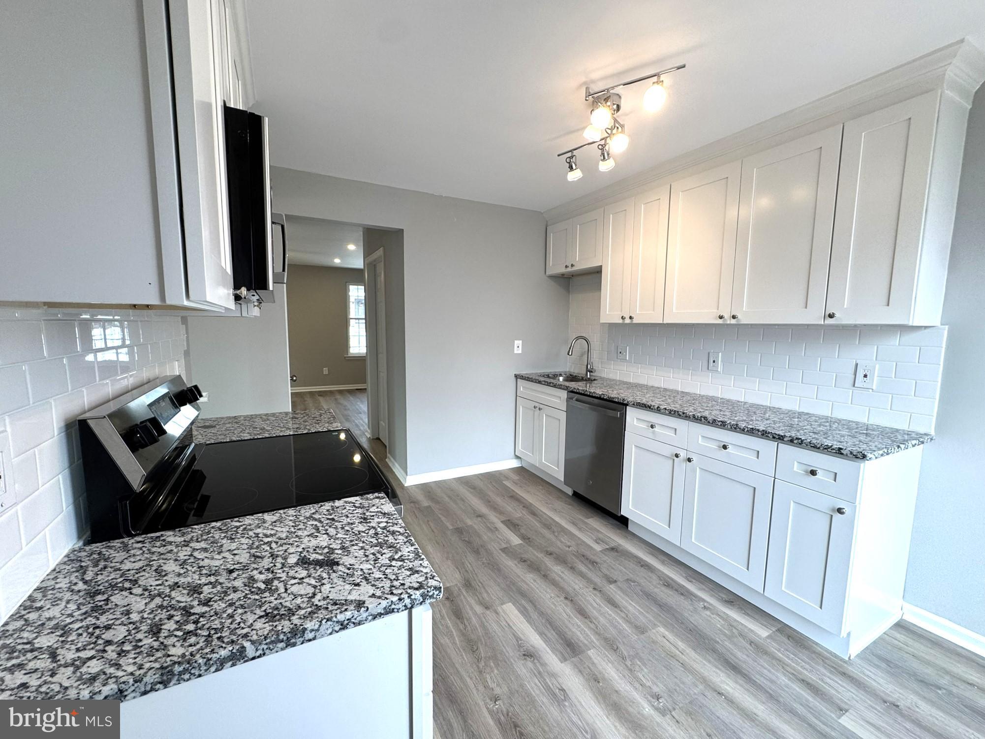 MONTGOMERY GLEN - Residential