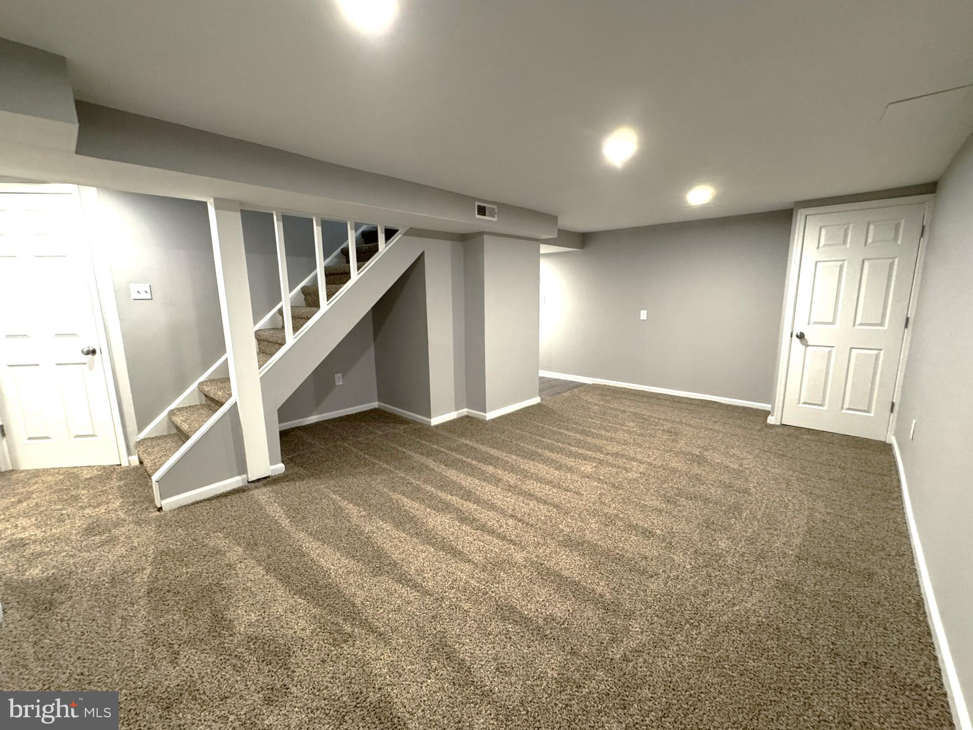 MONTGOMERY GLEN - Residential