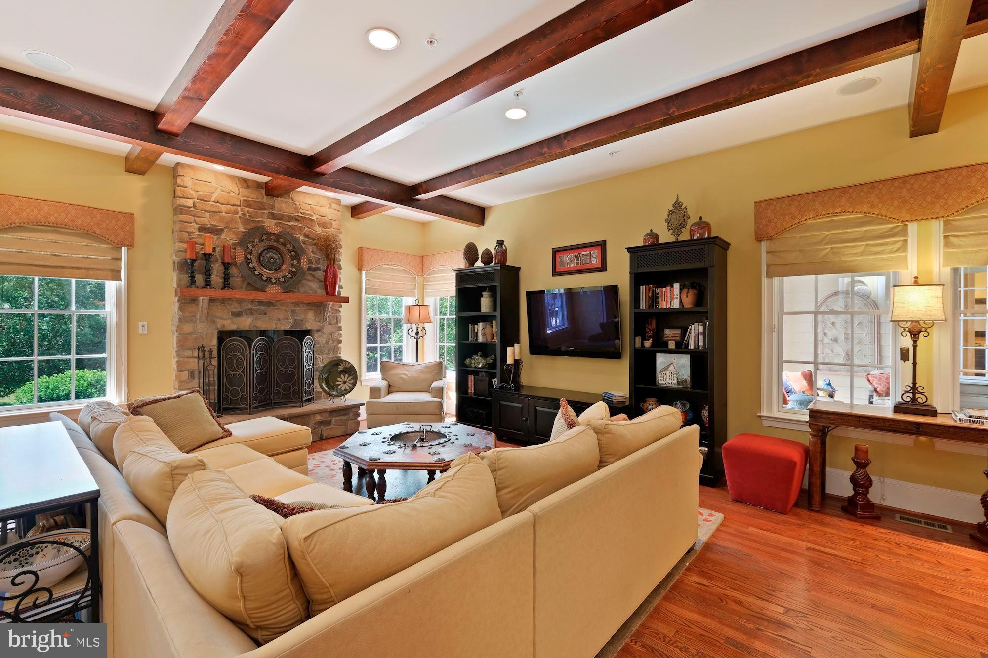 RIVERWOOD - Residential