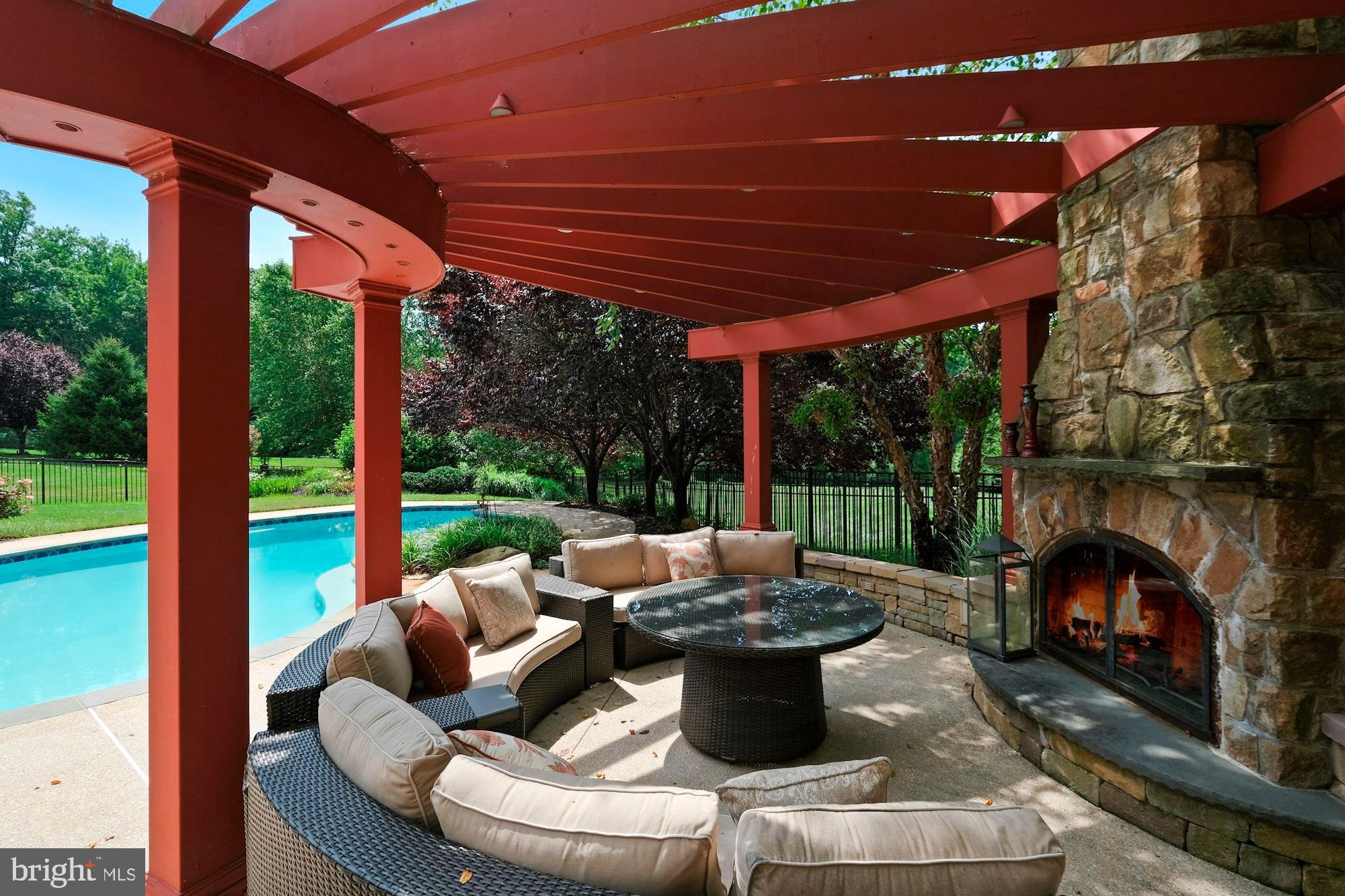 RIVERWOOD - Residential