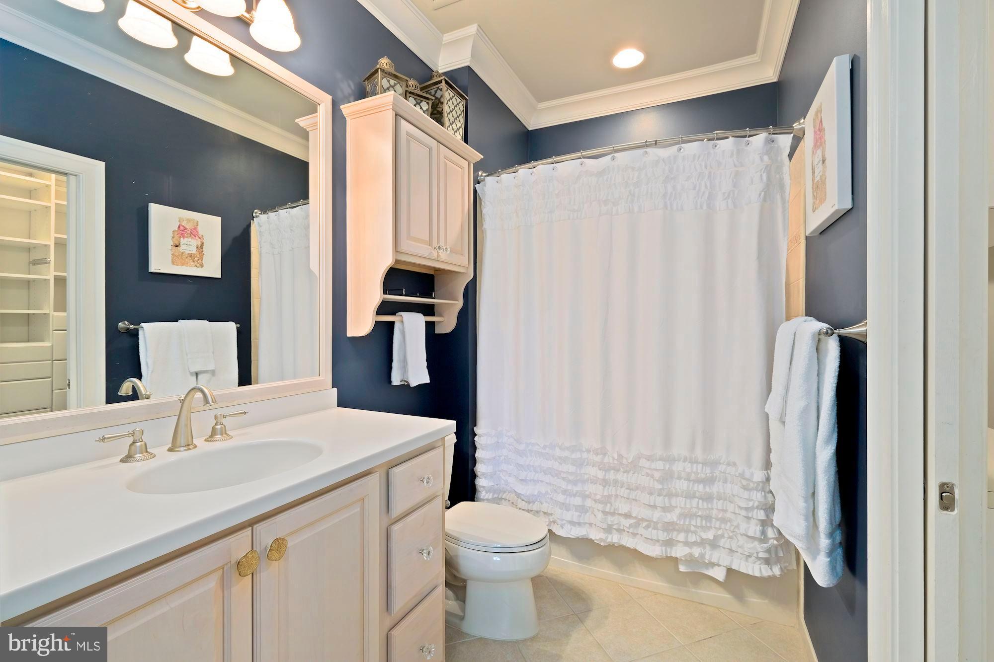 RIVERWOOD - Residential