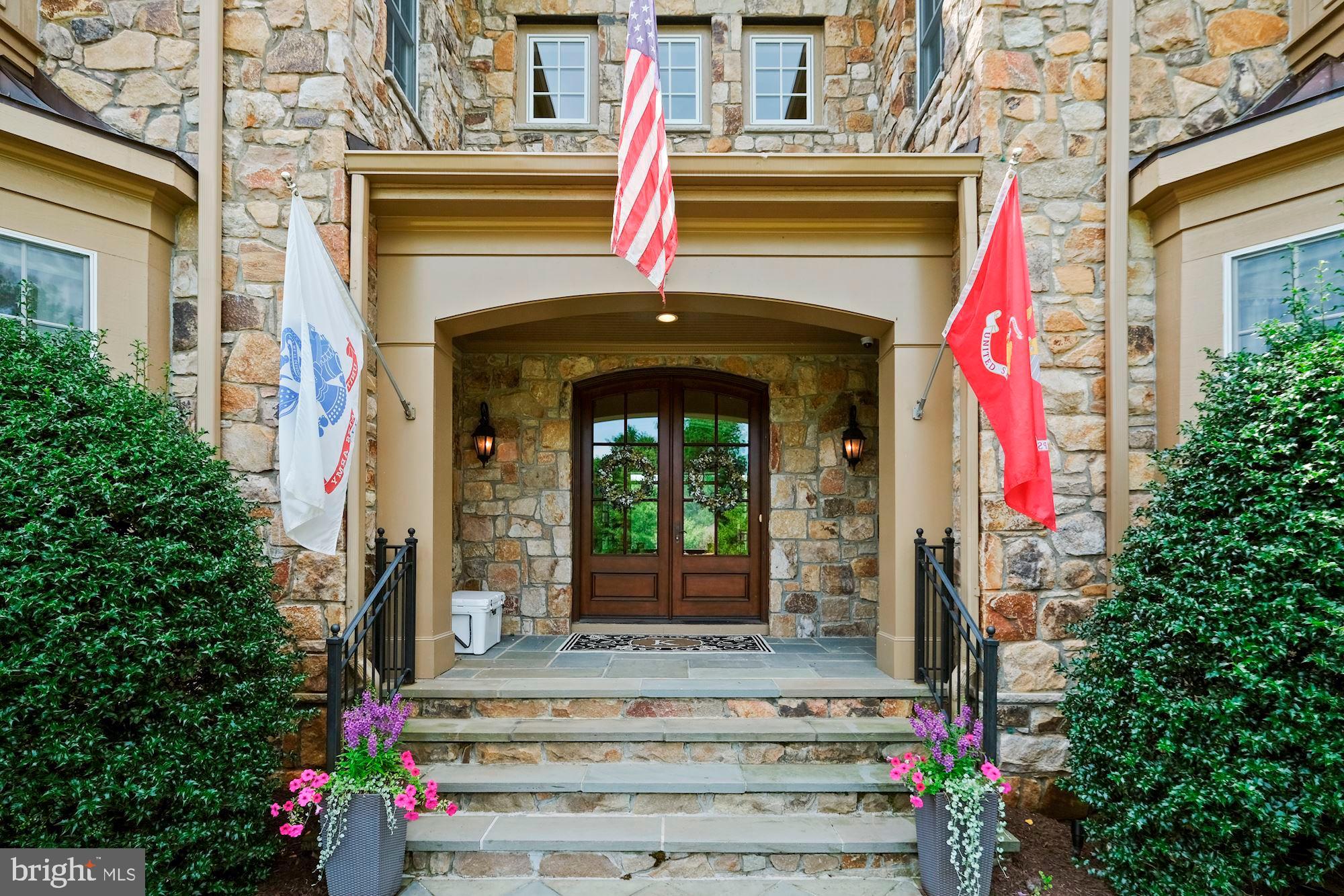 RIVERWOOD - Residential