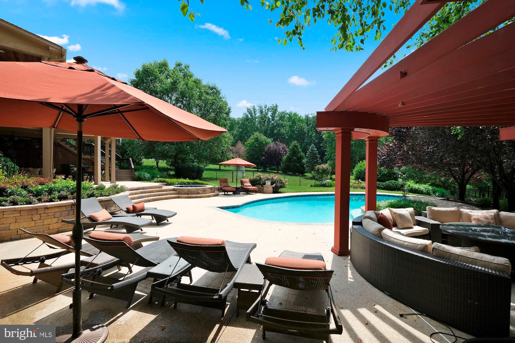 RIVERWOOD - Residential