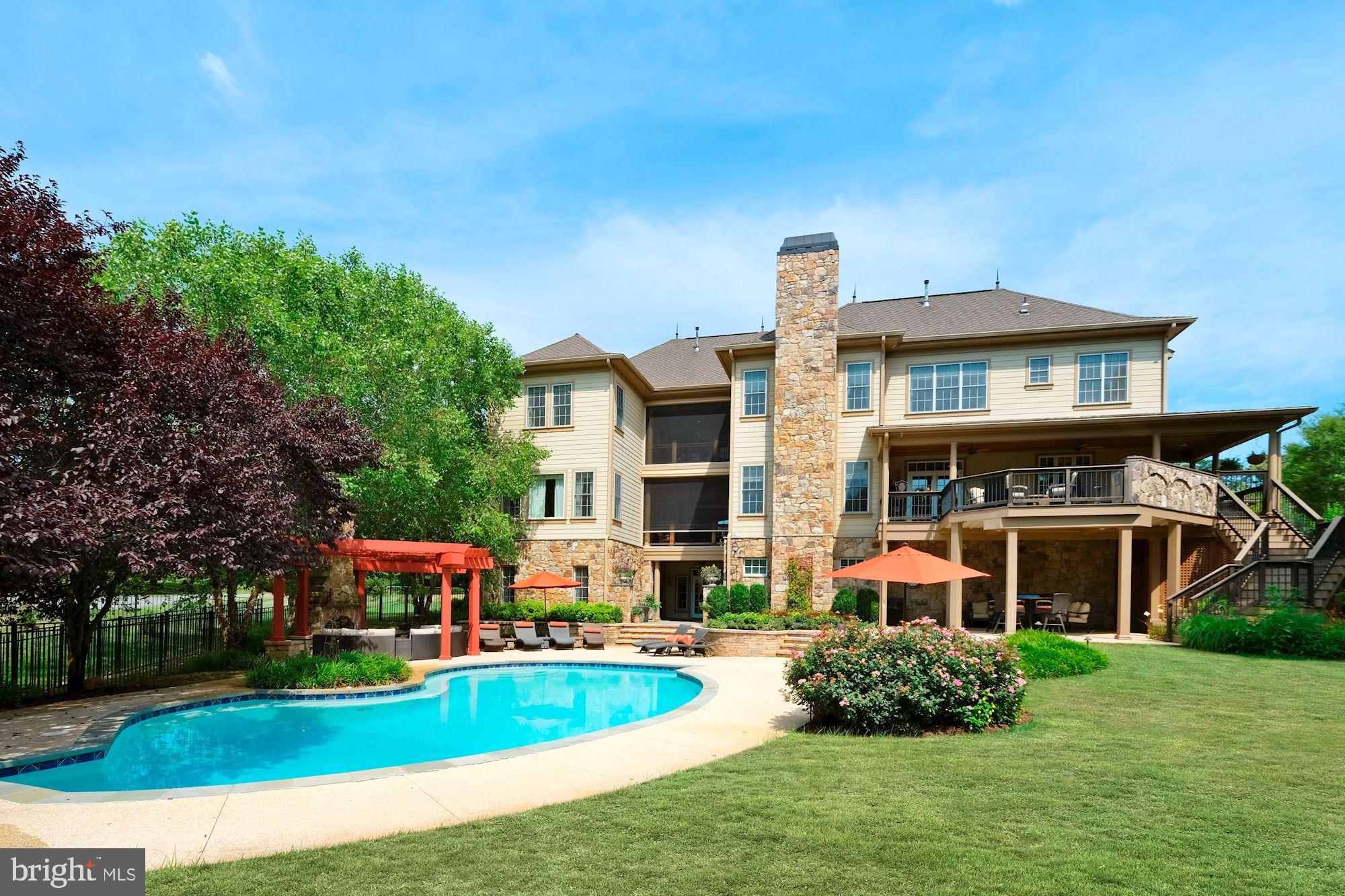 RIVERWOOD - Residential