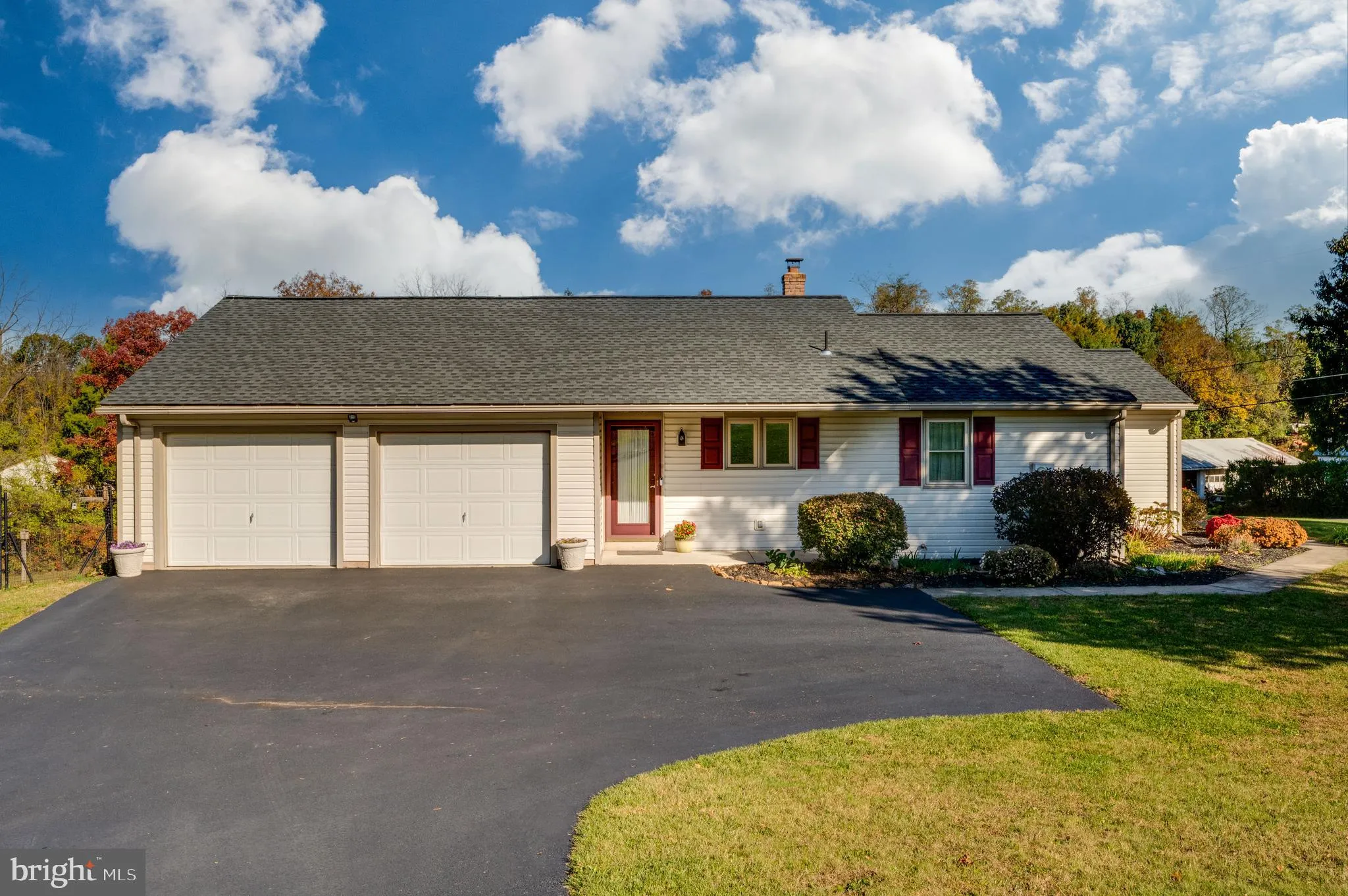 Leesport, Pennsylvania 19533, United States, 4 Bedrooms Bedrooms, ,2 BathroomsBathrooms,Residential,Coming Soon,235005