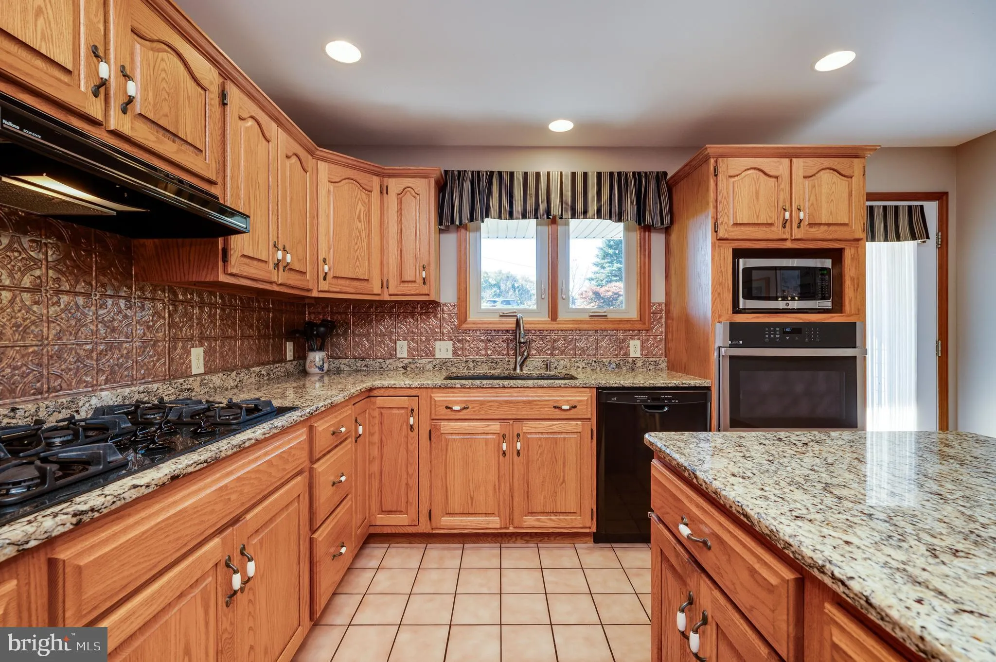 Leesport, Pennsylvania 19533, United States, 4 Bedrooms Bedrooms, ,2 BathroomsBathrooms,Residential,Coming Soon,235005