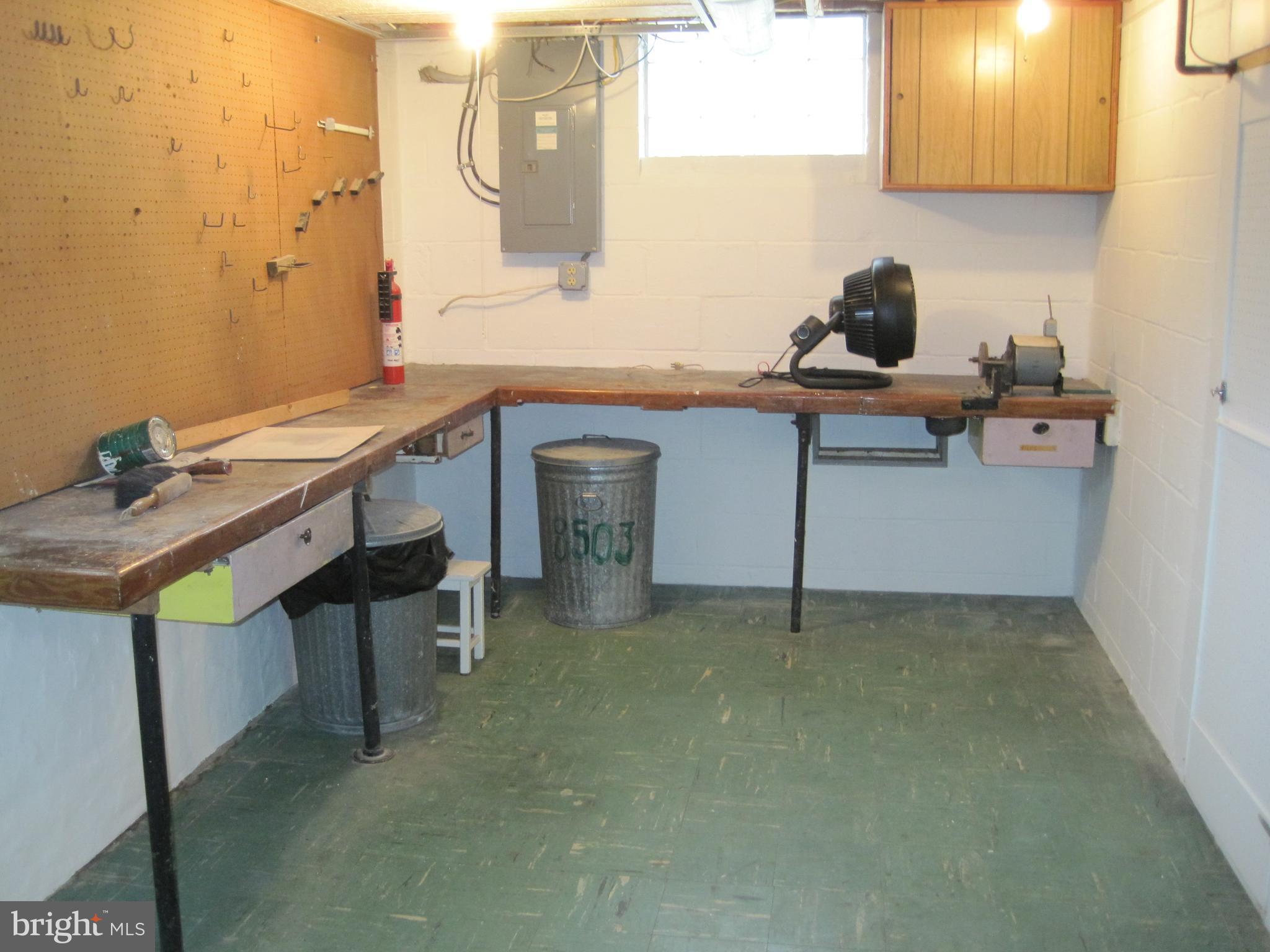 CHENOAK MANOR - Residential