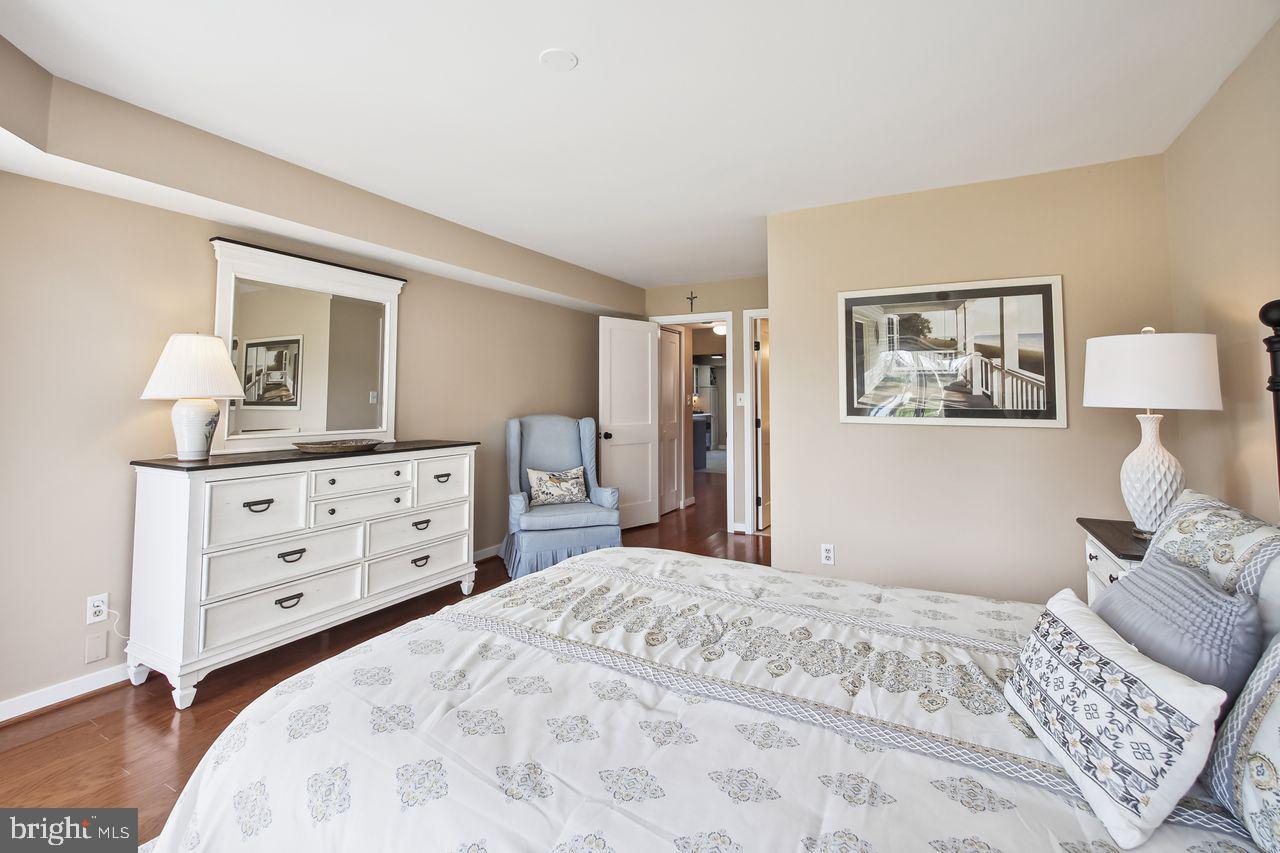 CHESAPEAKE HARBOUR - Residential