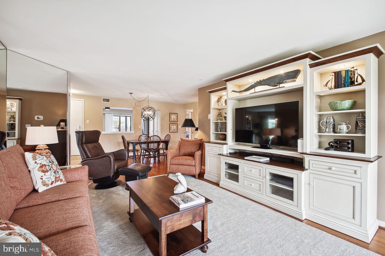 CHESAPEAKE HARBOUR - Residential