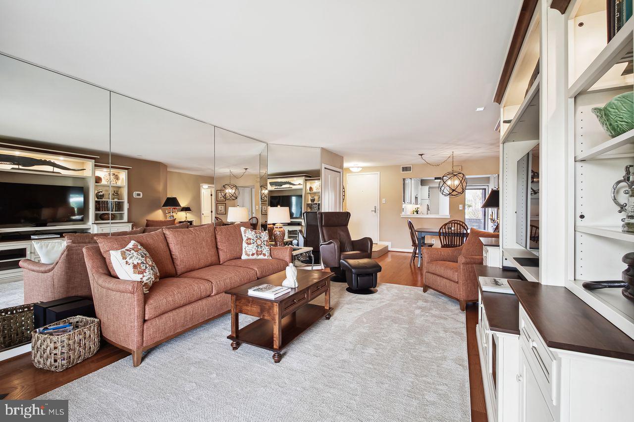 CHESAPEAKE HARBOUR - Residential