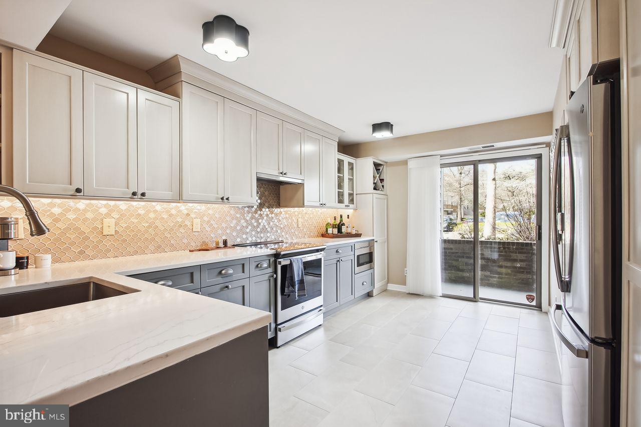 CHESAPEAKE HARBOUR - Residential