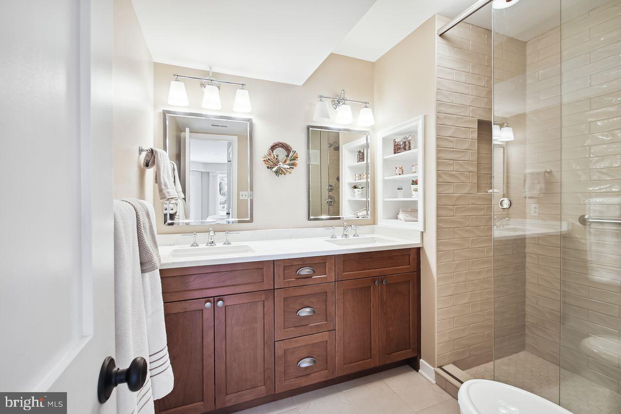 CHESAPEAKE HARBOUR - Residential