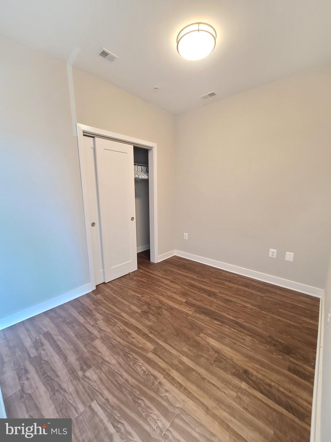 TRAFALGAR FLATS - Residential