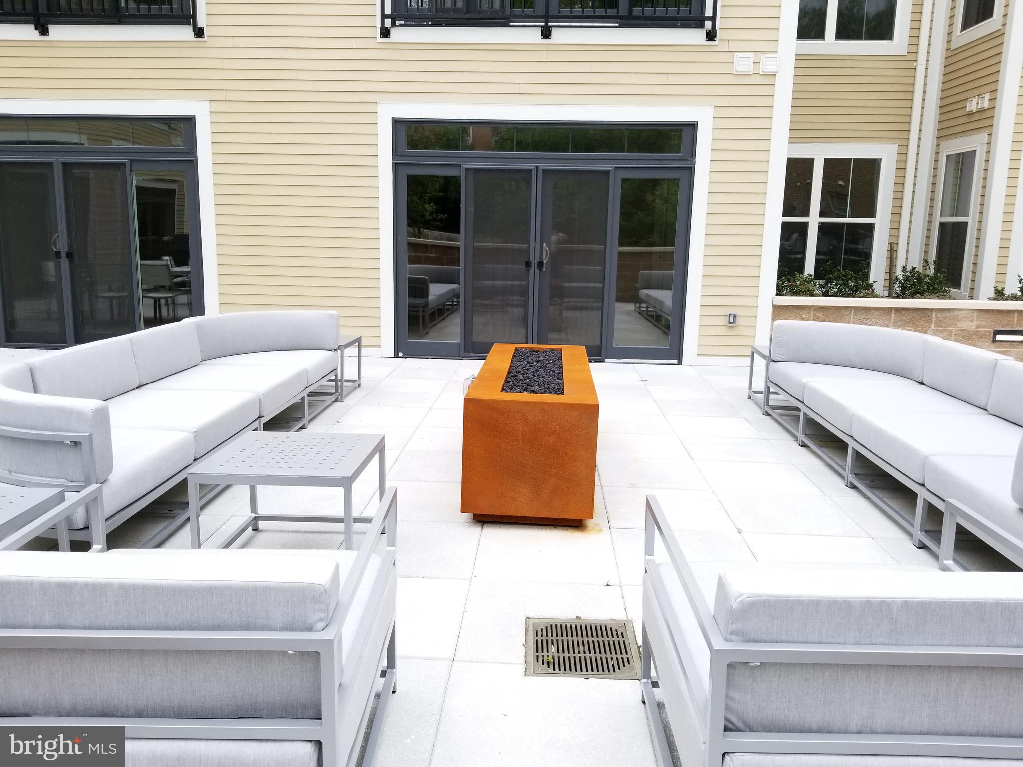 TRAFALGAR FLATS - Residential