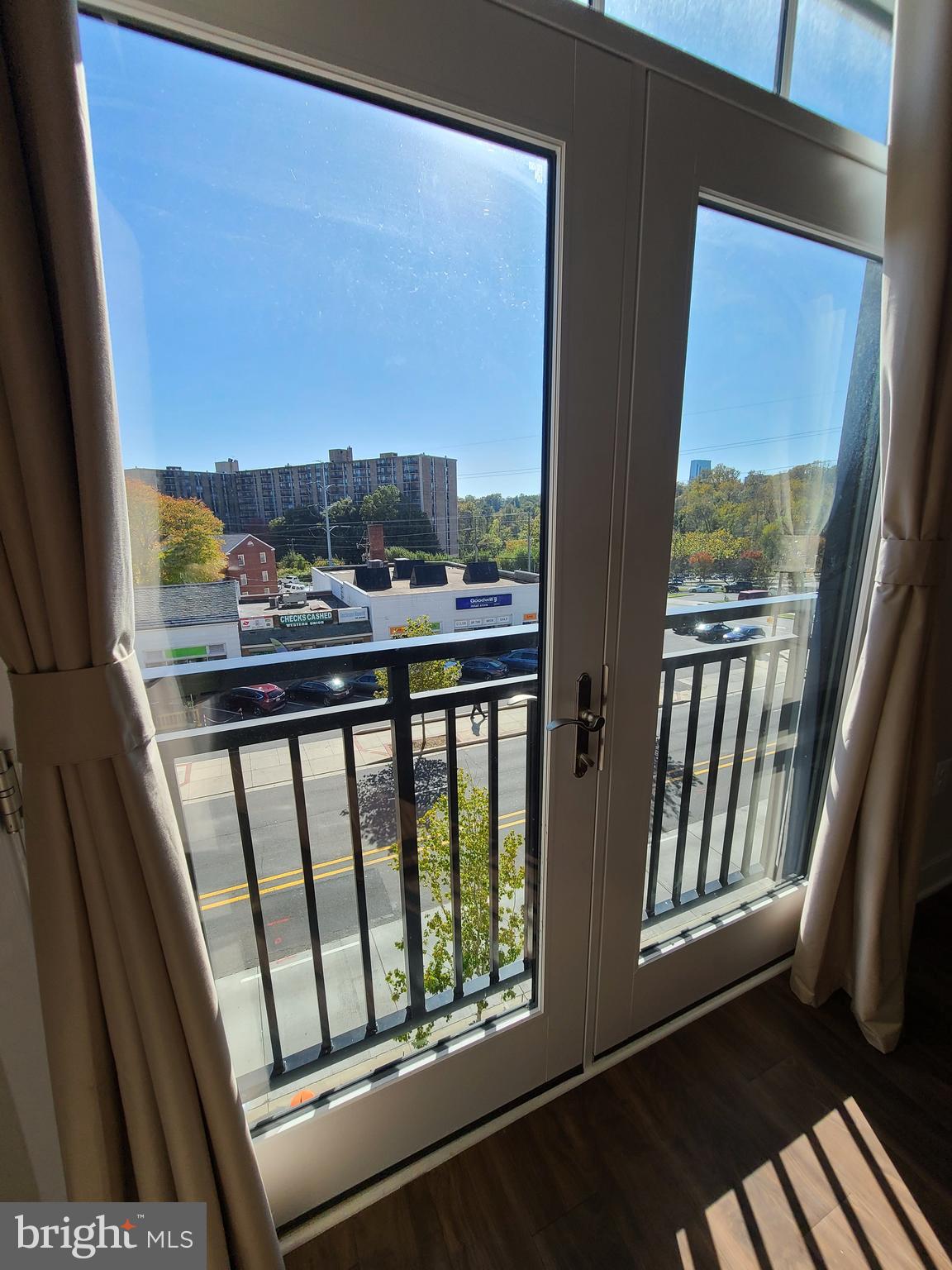 TRAFALGAR FLATS - Residential