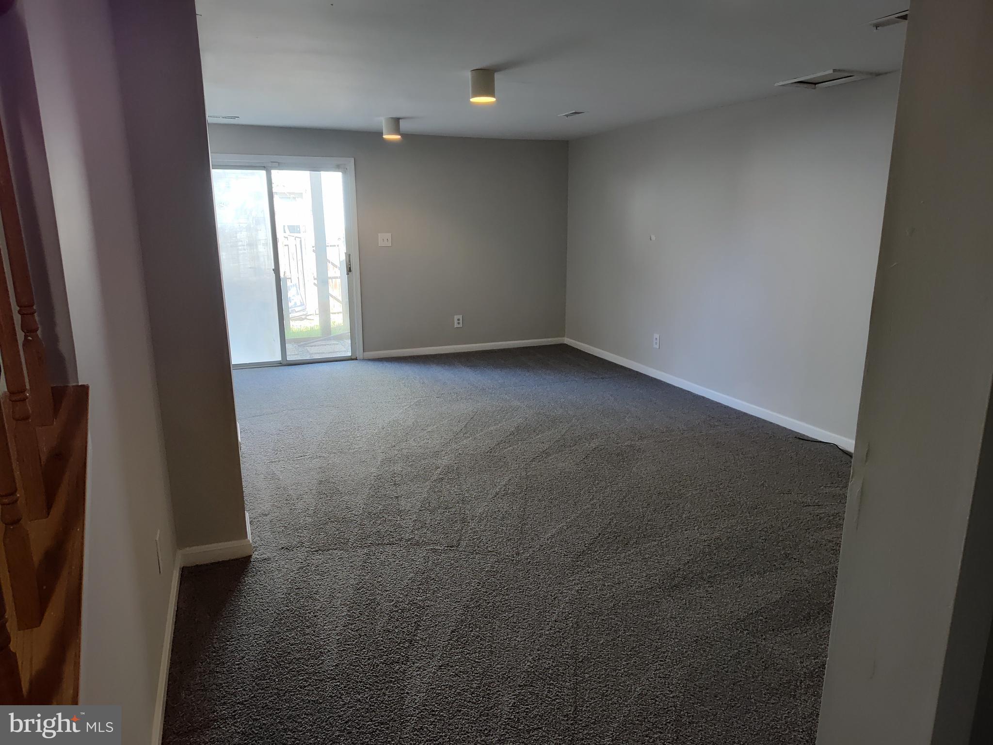 STONELEIGH SQUARE - Residential