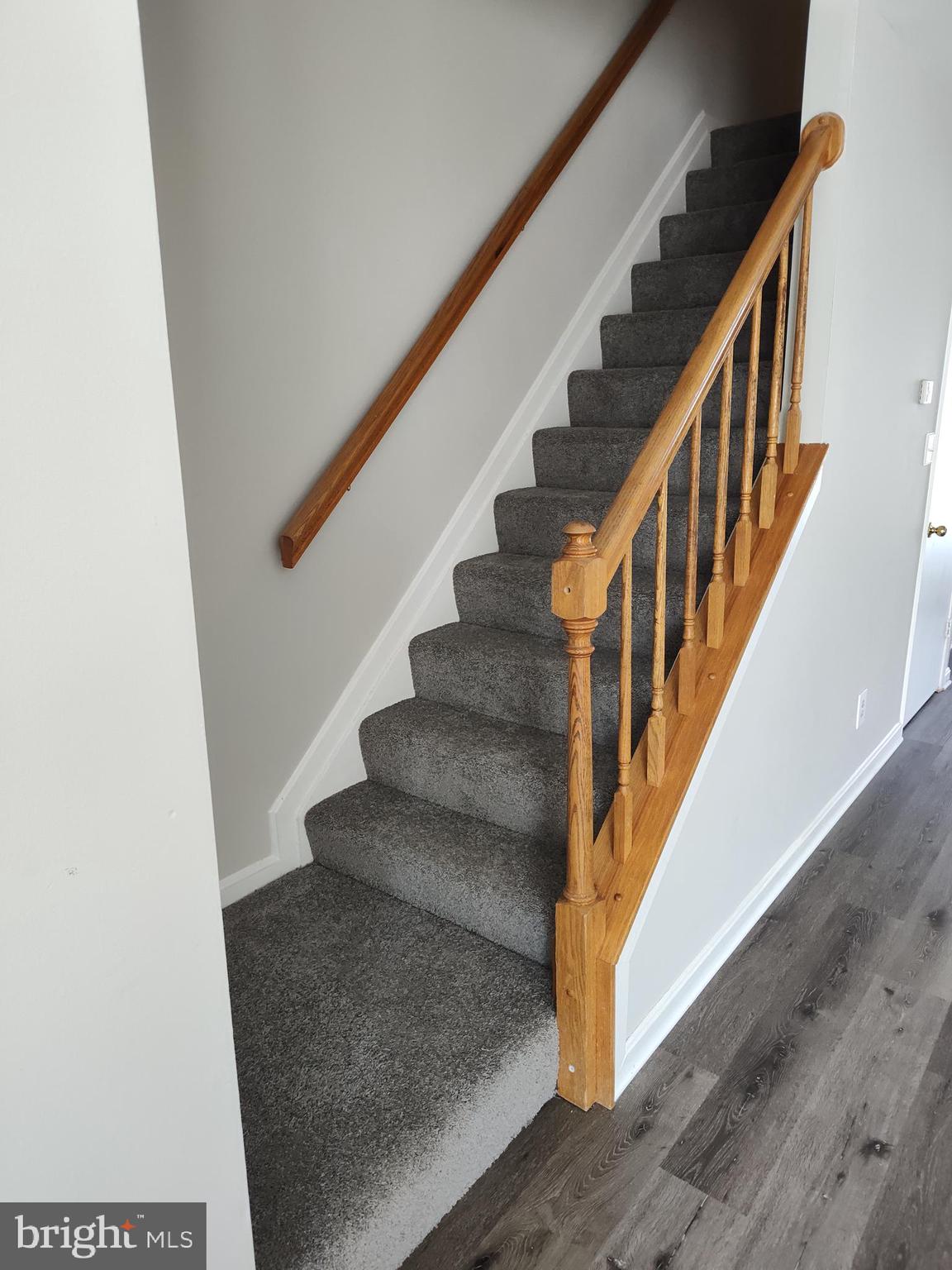 STONELEIGH SQUARE - Residential