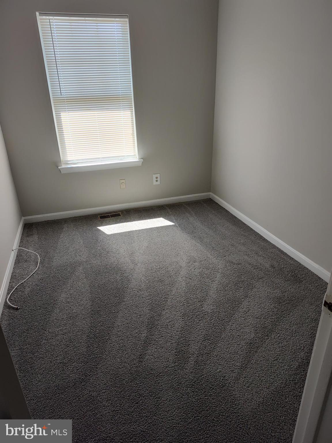 STONELEIGH SQUARE - Residential