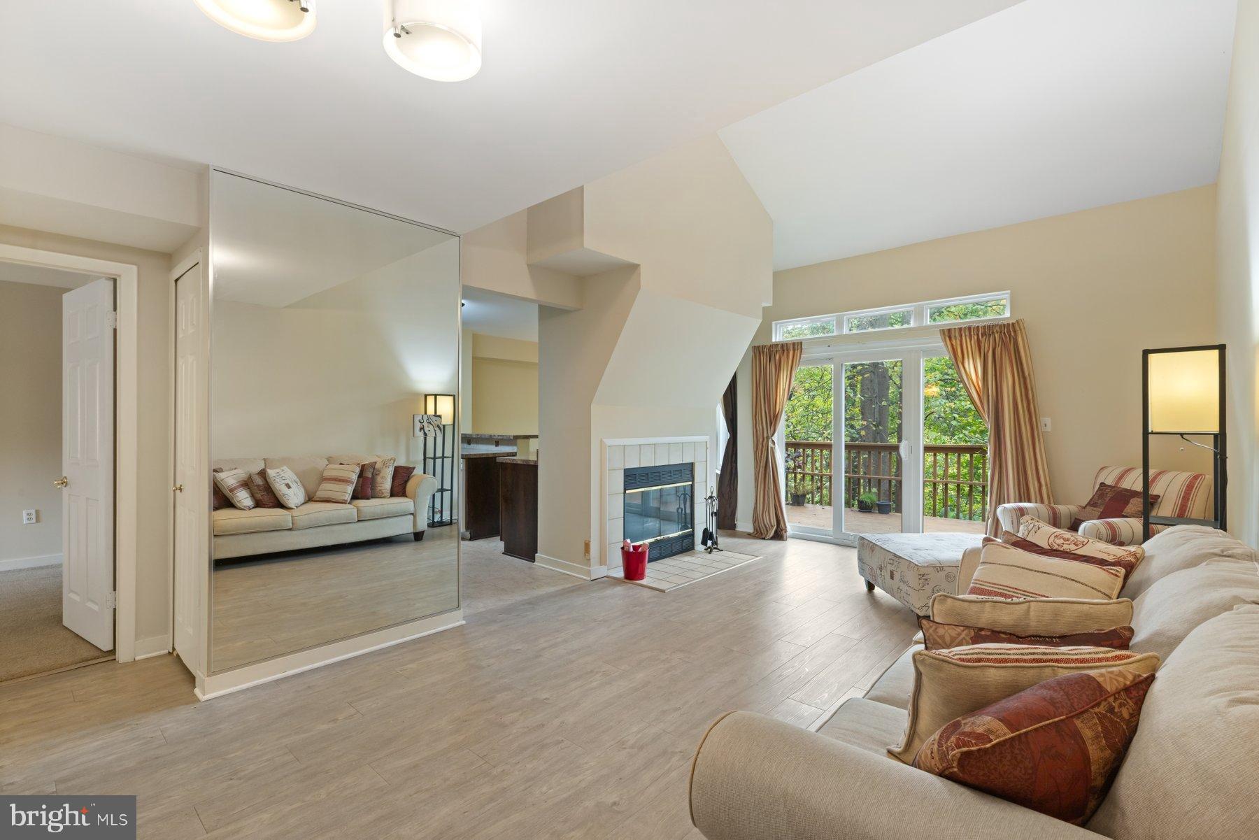 9409 HICKORY LIMB 102