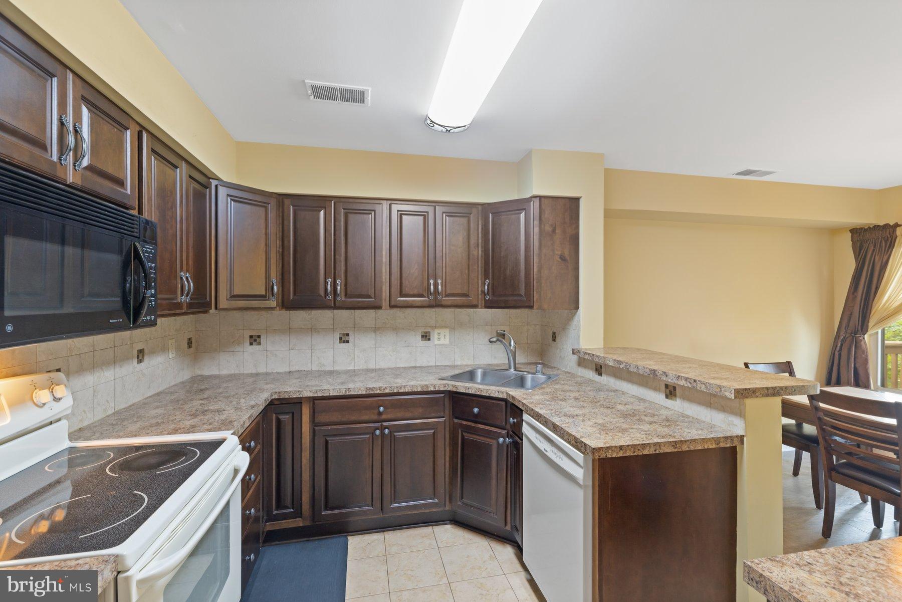 VILLAGE OF OWEN BROWN - Residential