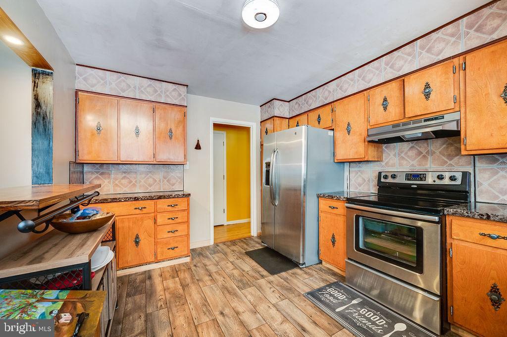 CRESTWOOD - Residential