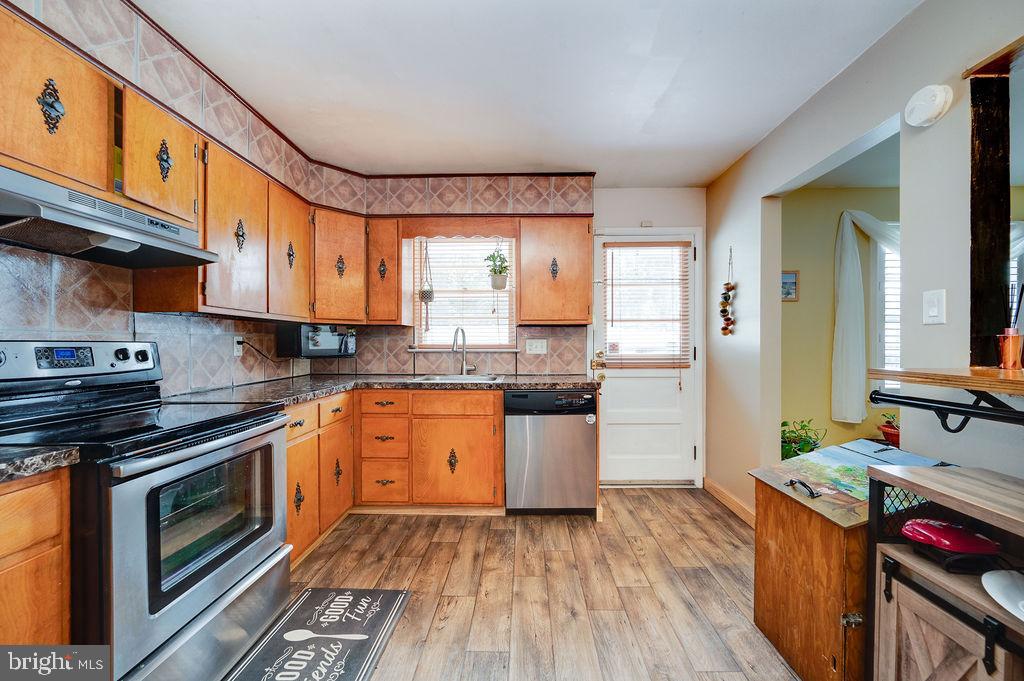 CRESTWOOD - Residential