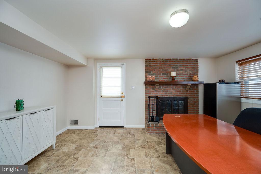 CRESTWOOD - Residential