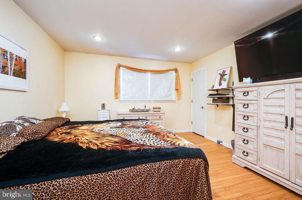 CRESTWOOD - Residential