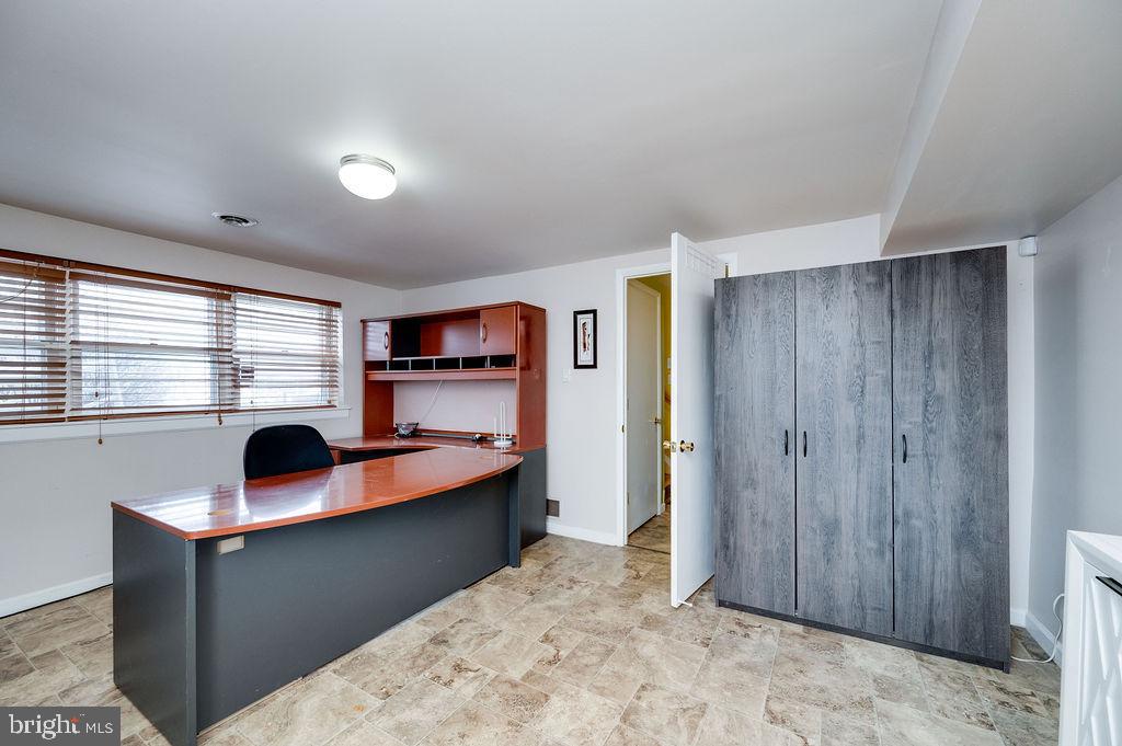 CRESTWOOD - Residential