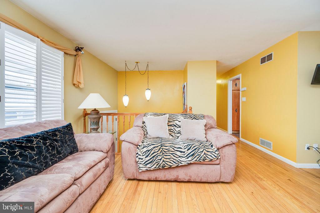 CRESTWOOD - Residential