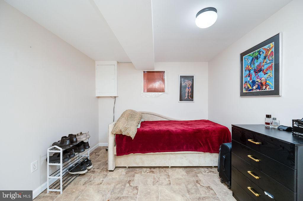 CRESTWOOD - Residential