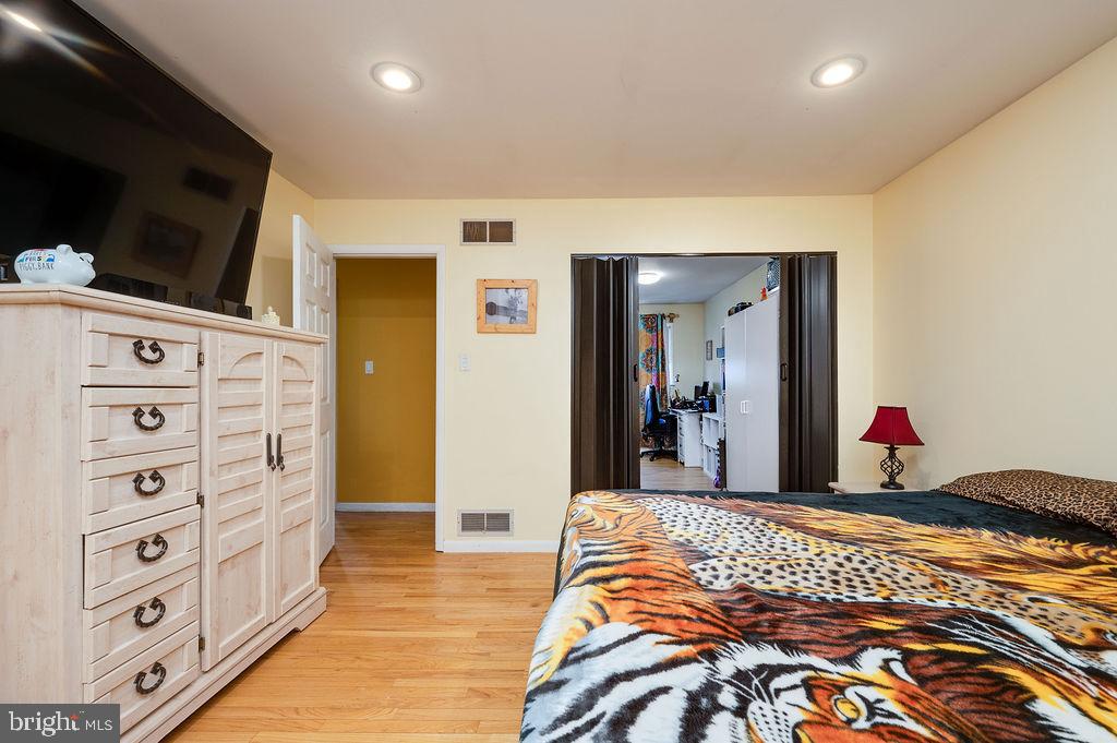 CRESTWOOD - Residential