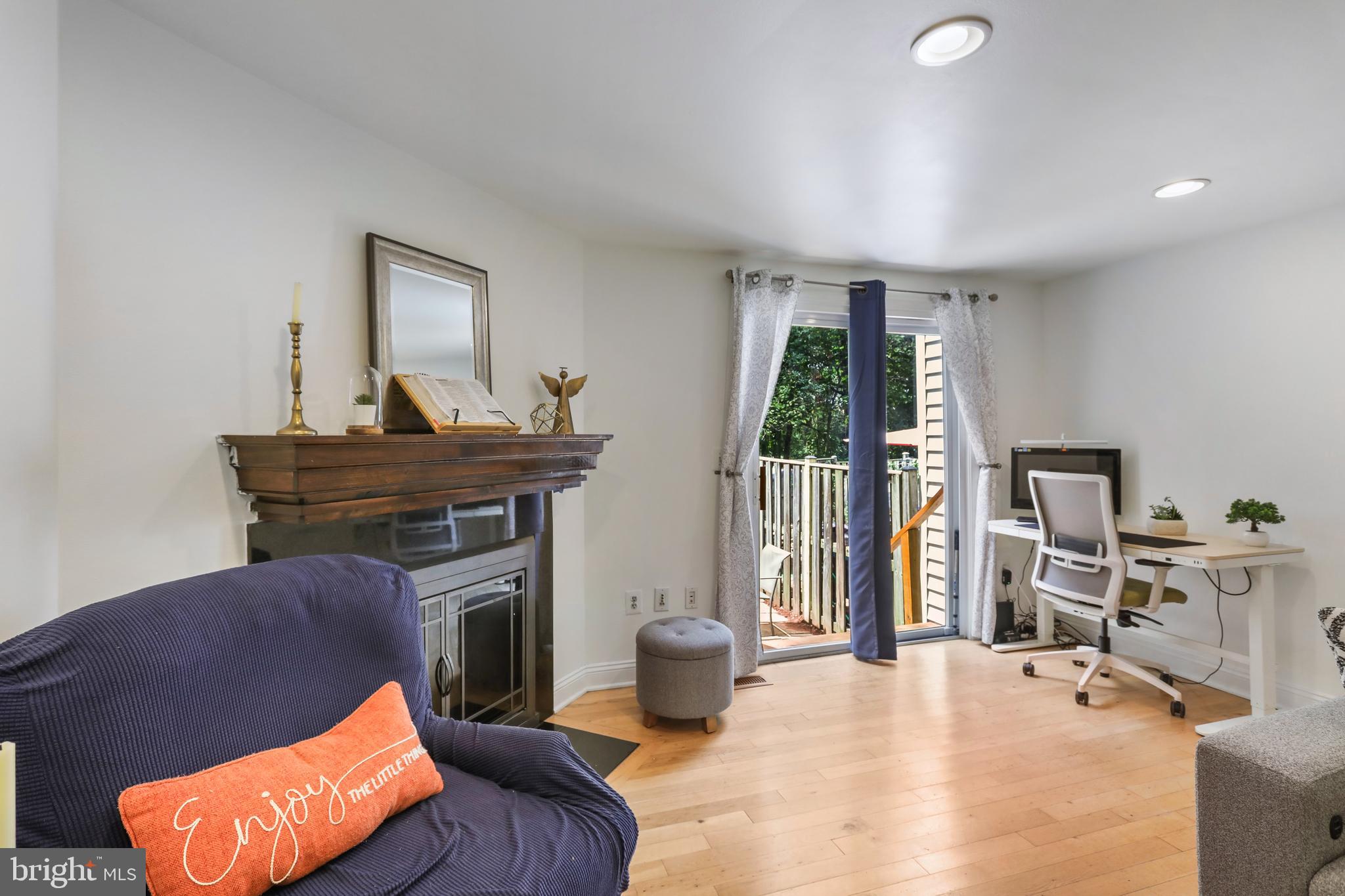 COUNTRYSIDE - Residential