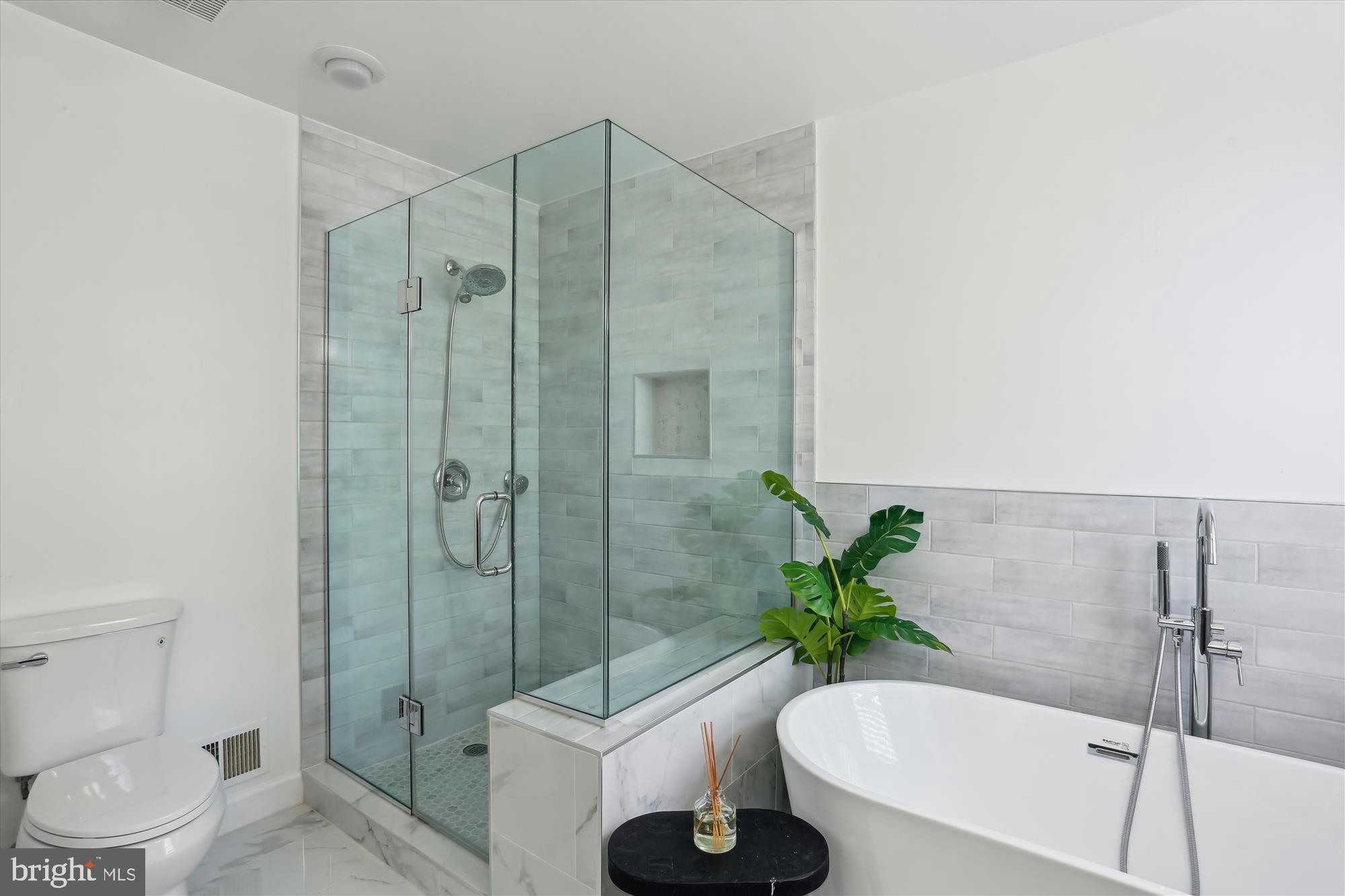 QUINCE ORCHARD VALLEY - Residential