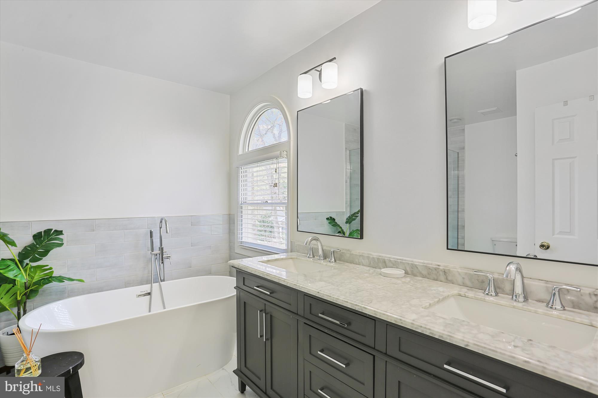 QUINCE ORCHARD VALLEY - Residential